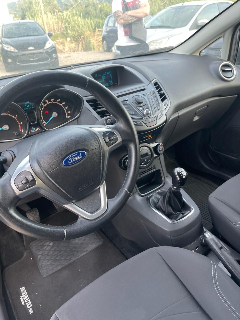 Ford Fiesta - photo 3