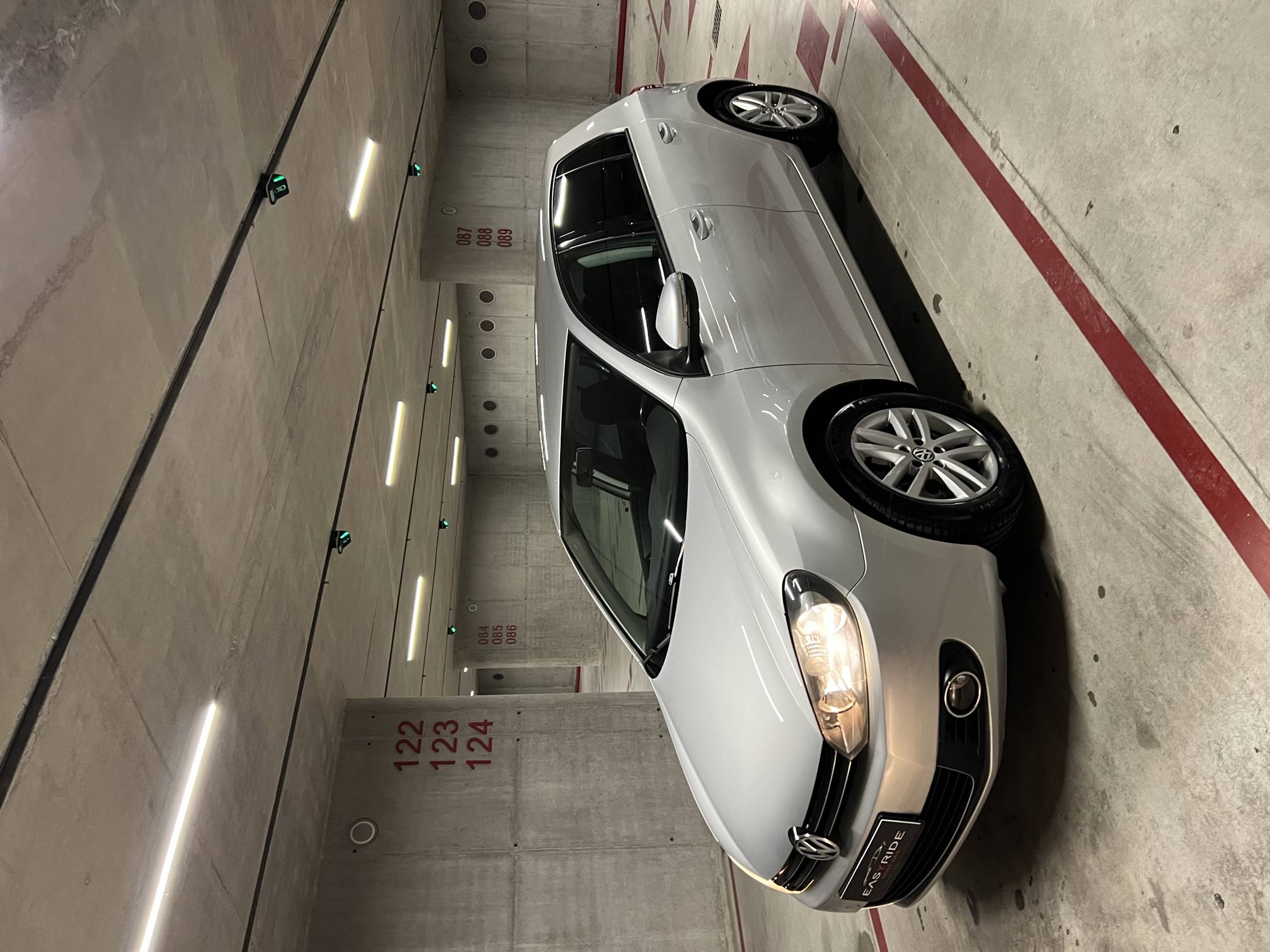 Volkswagen Golf - side view