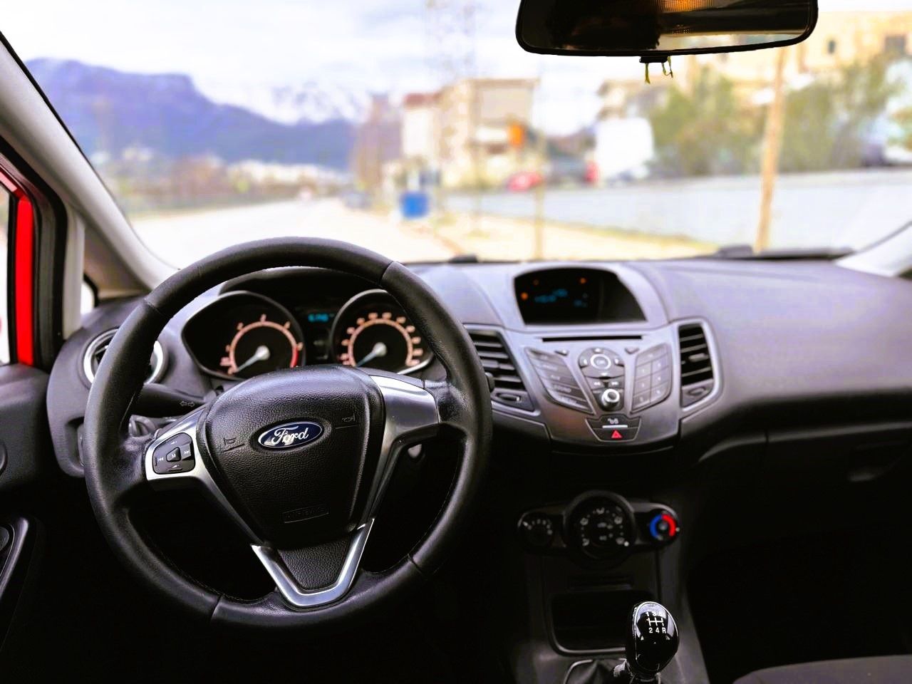 Ford Fiesta - photo 3