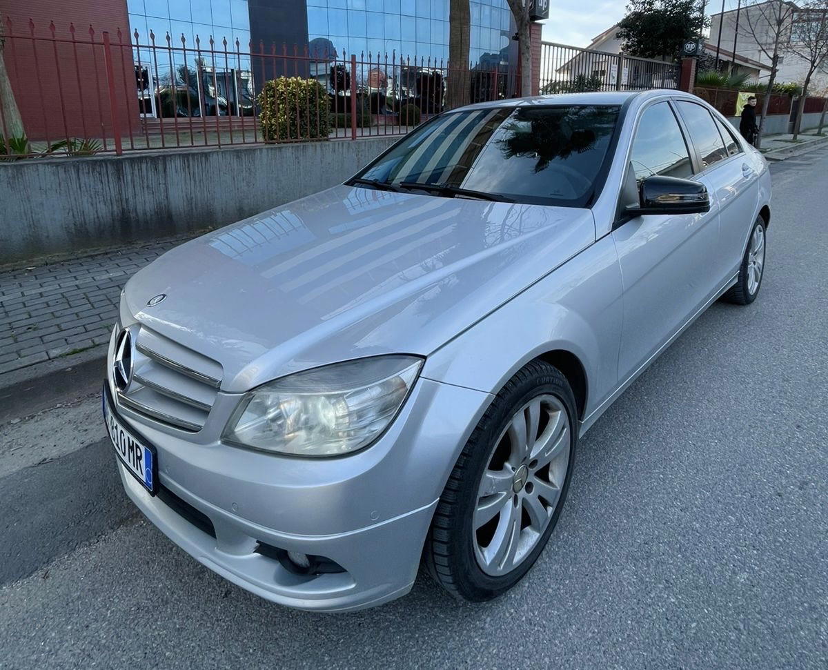 Mercedes-Benz C-Class - side view