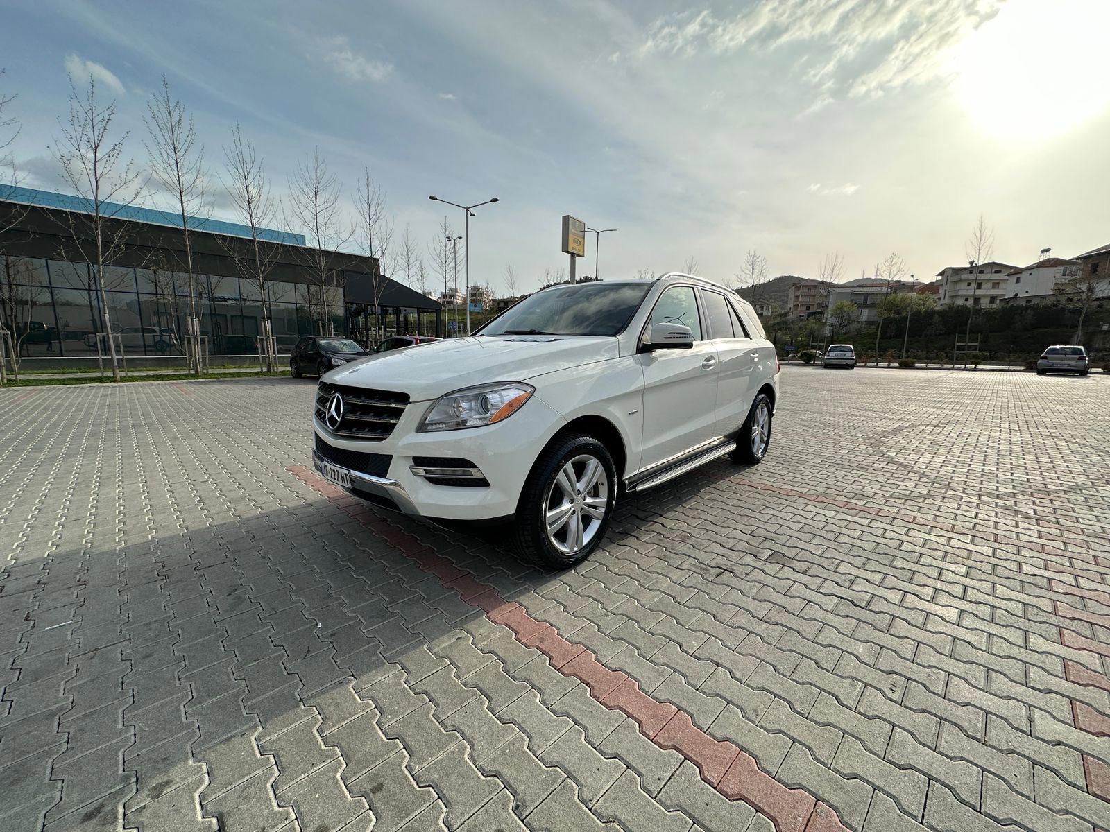 Mercedes-Benz GLE - main photo
