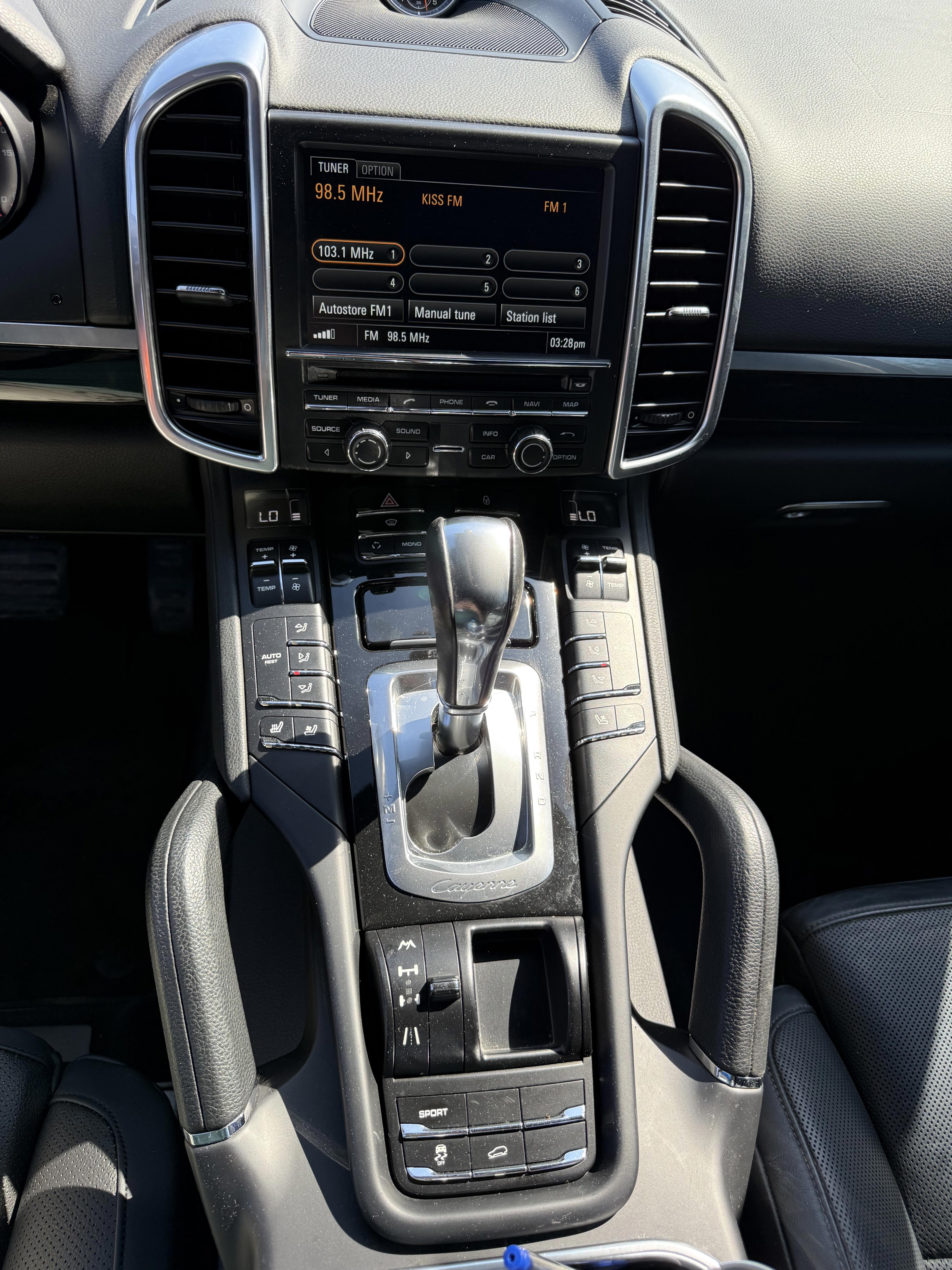 Porsche Cayenne - photo 4