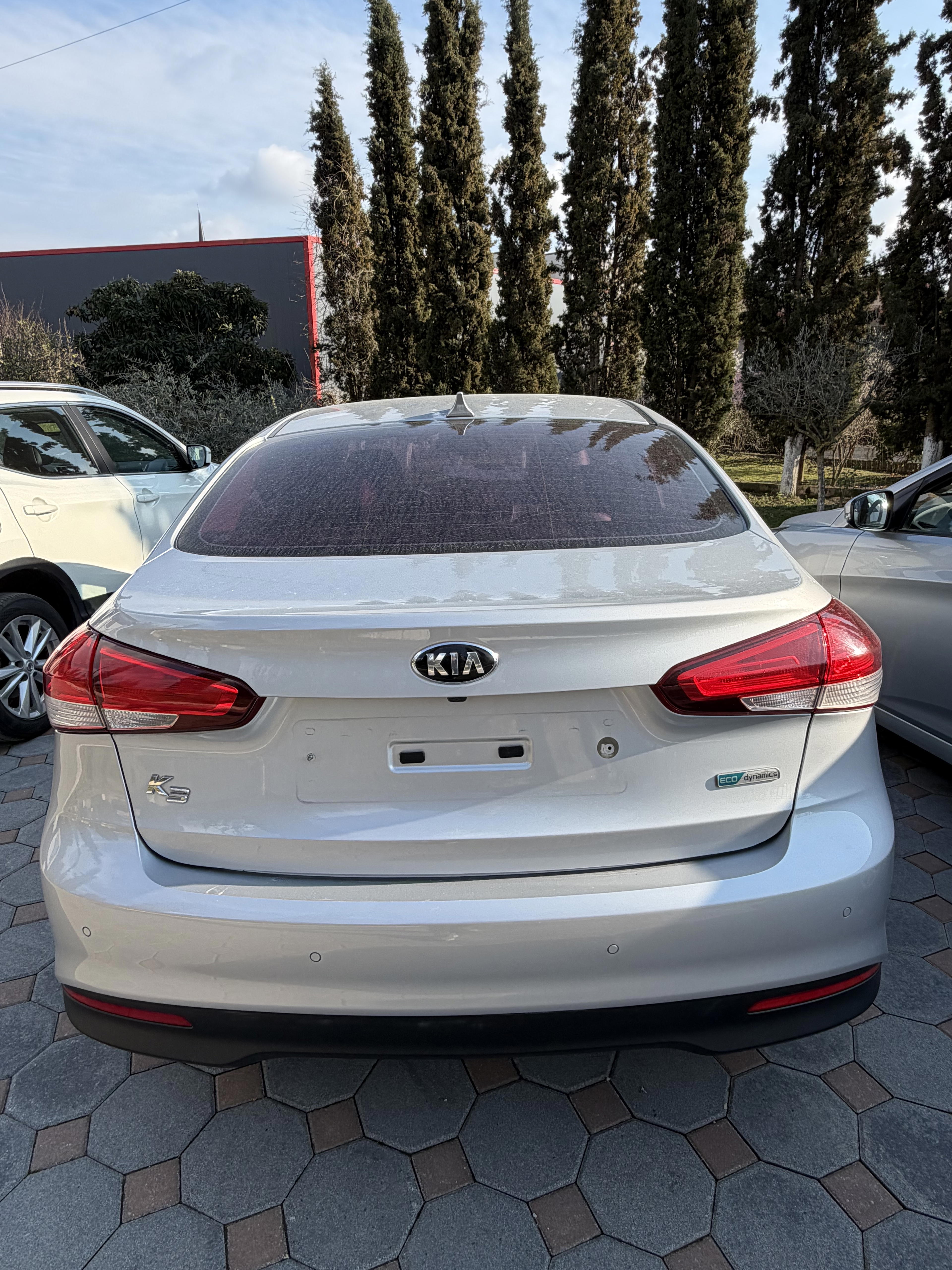 Kia K3 - main photo
