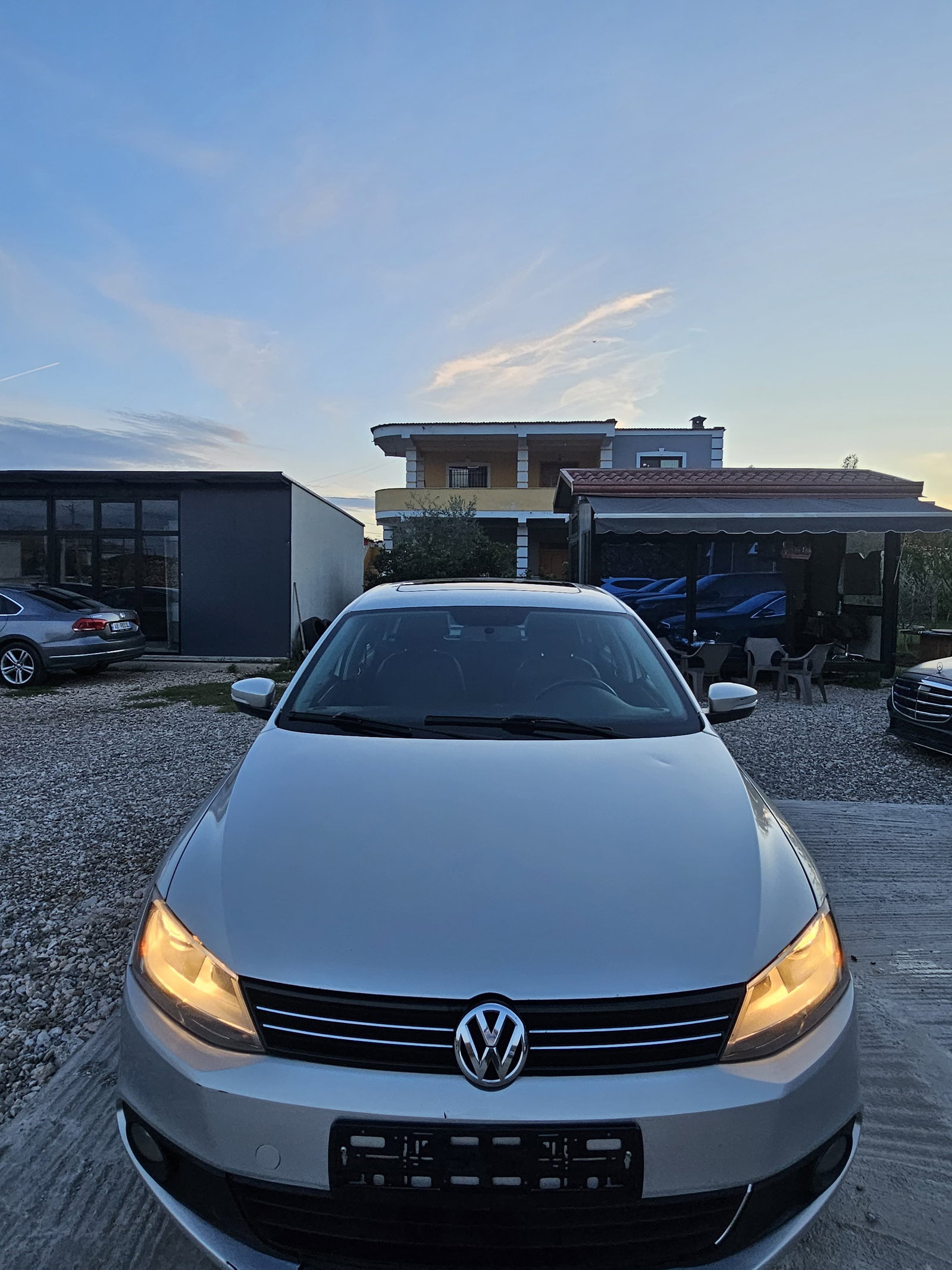 Volkswagen Jetta RentX Albania
