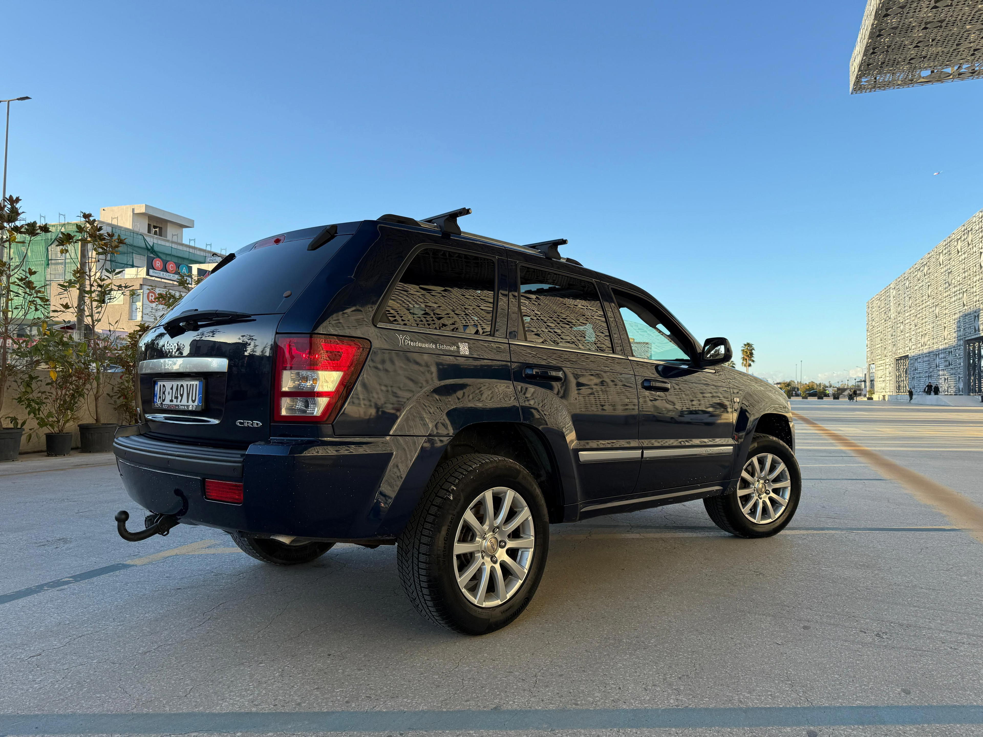 Jeep Cherokee - photo 4