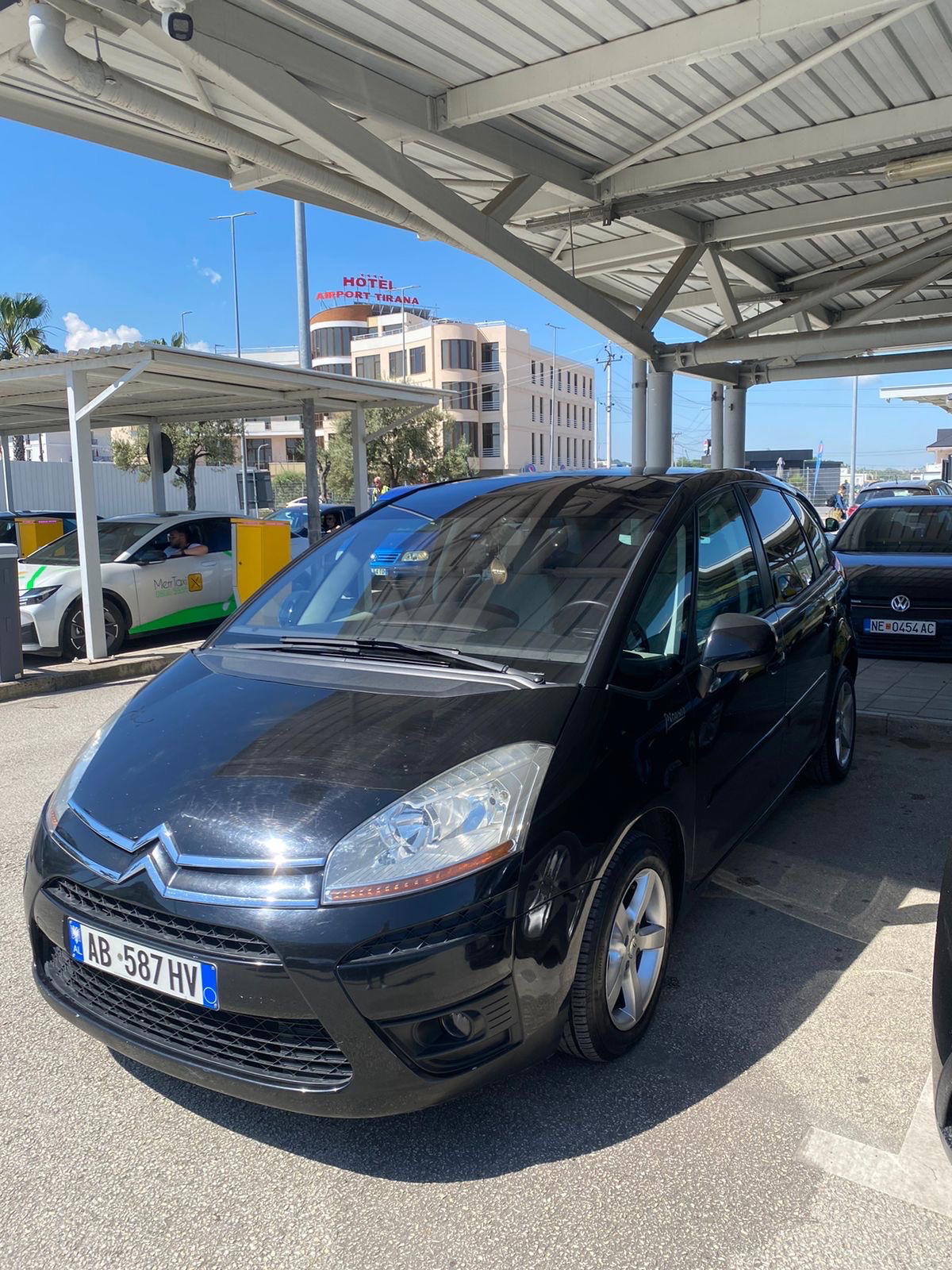 Citroen C4 Picasso - main photo