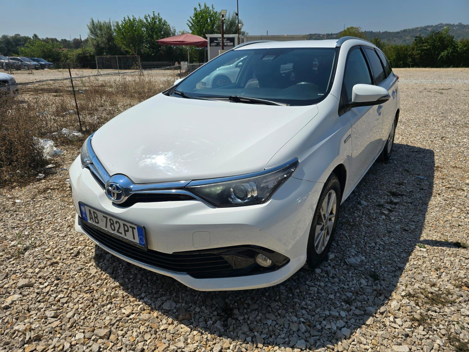 Toyota Auris - main photo