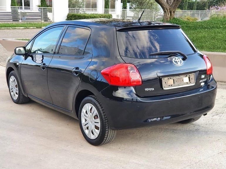 Toyota Auris - photo 4