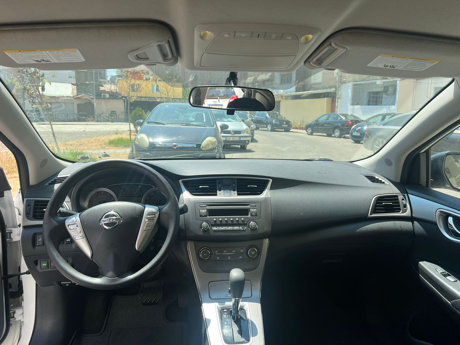Nissan Sentra - side view
