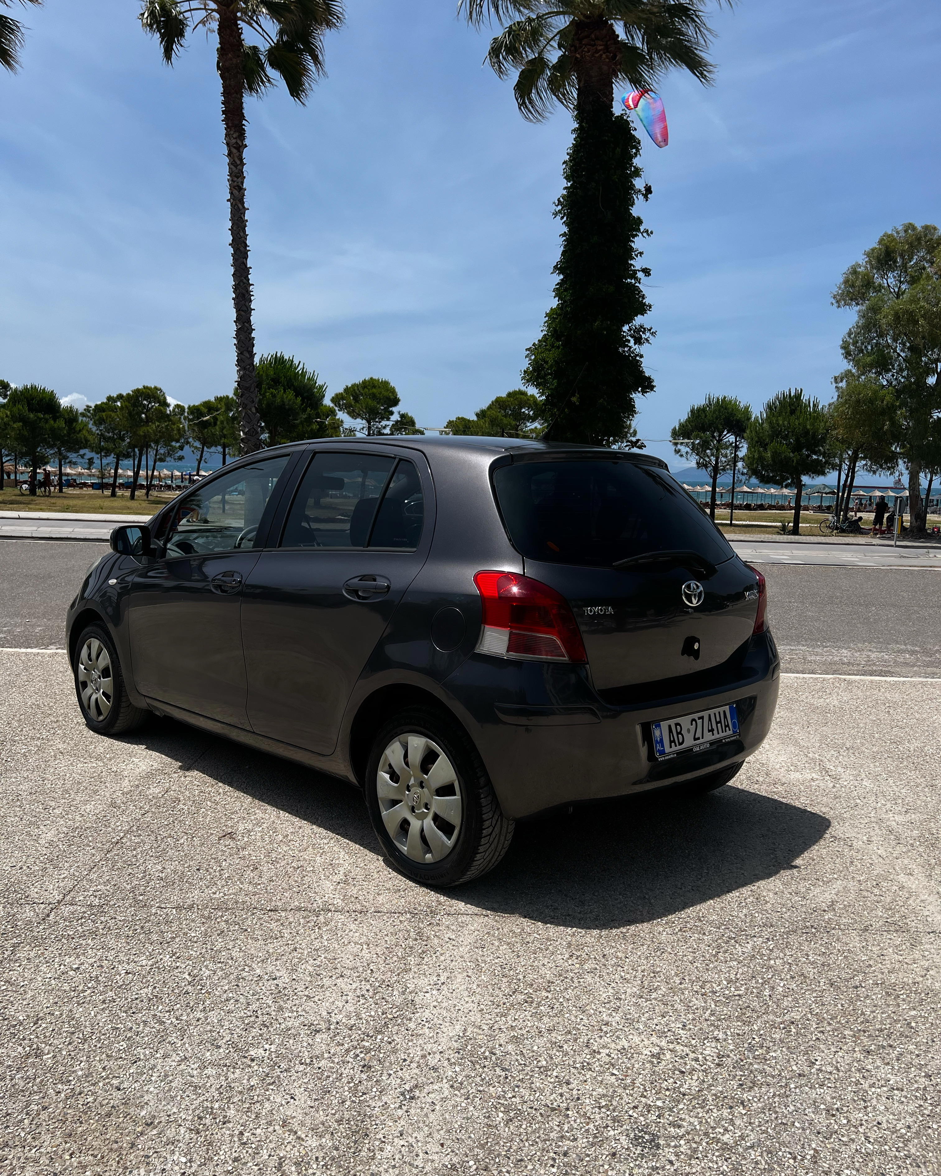 Toyota Yaris iA - photo 4