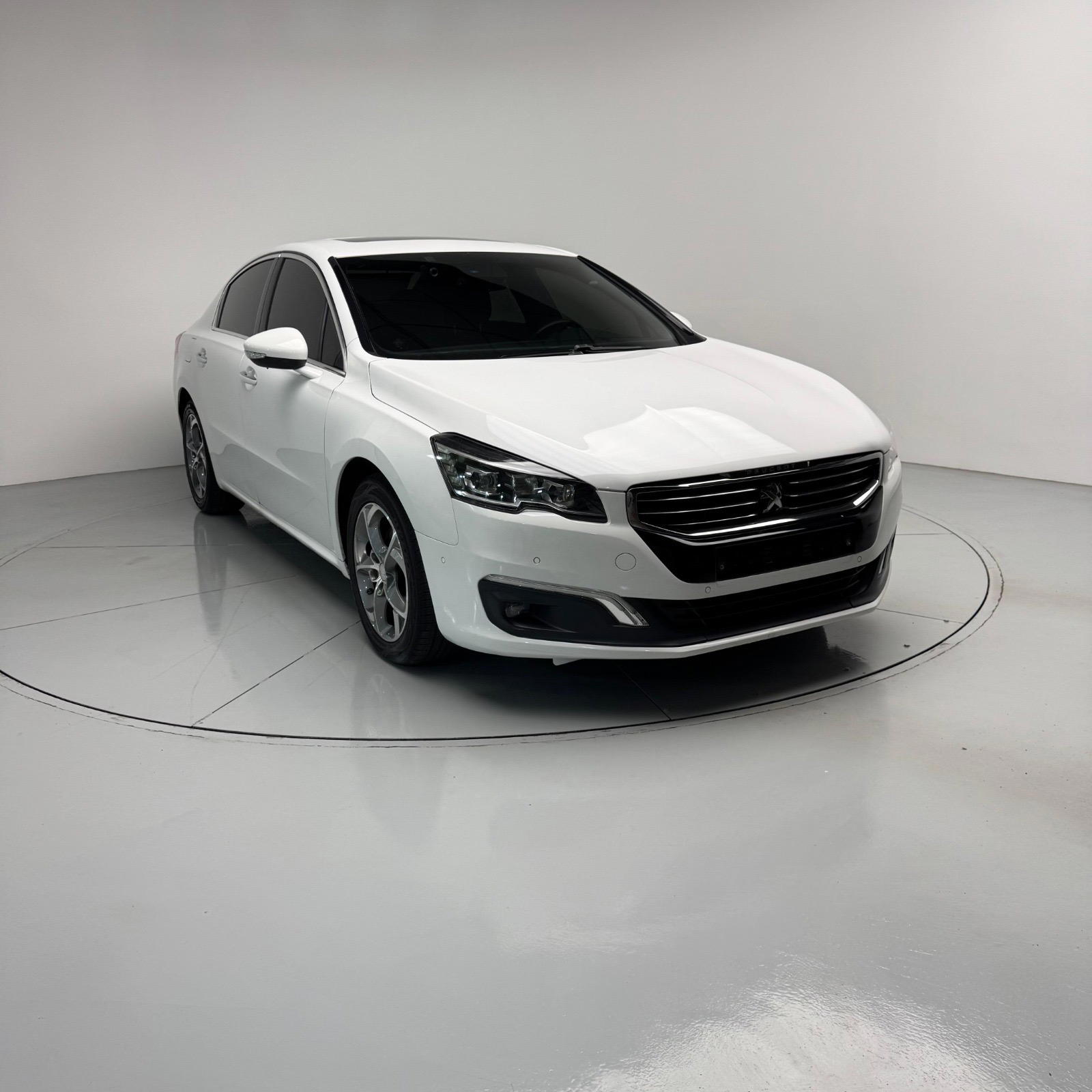 Peugeot 508 for rent