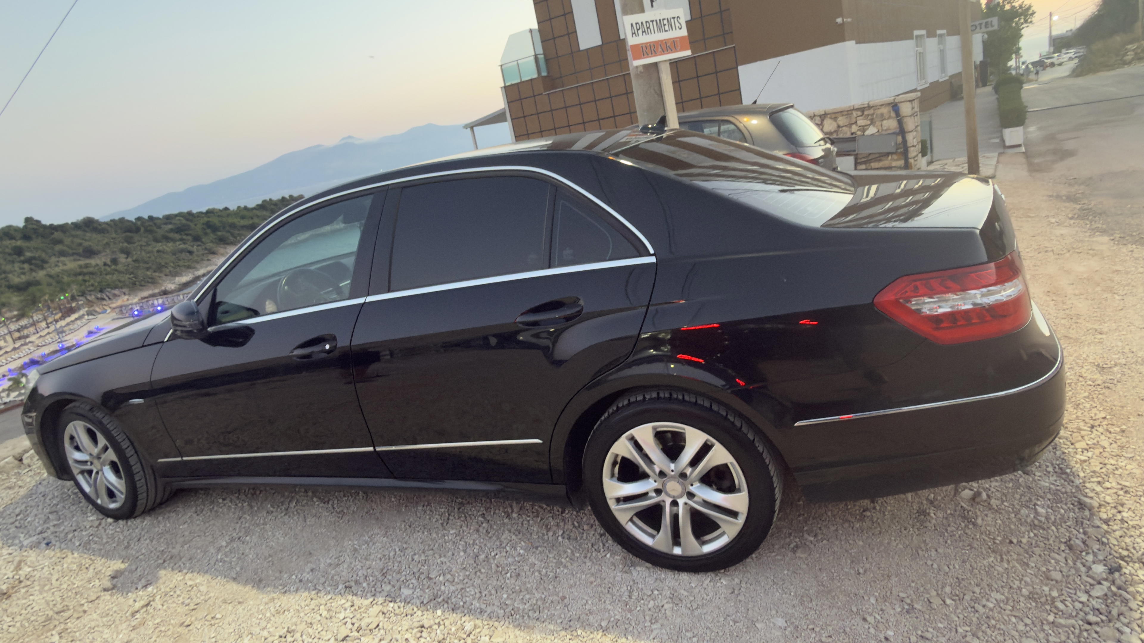 Mercedes-Benz E-Class - photo 3