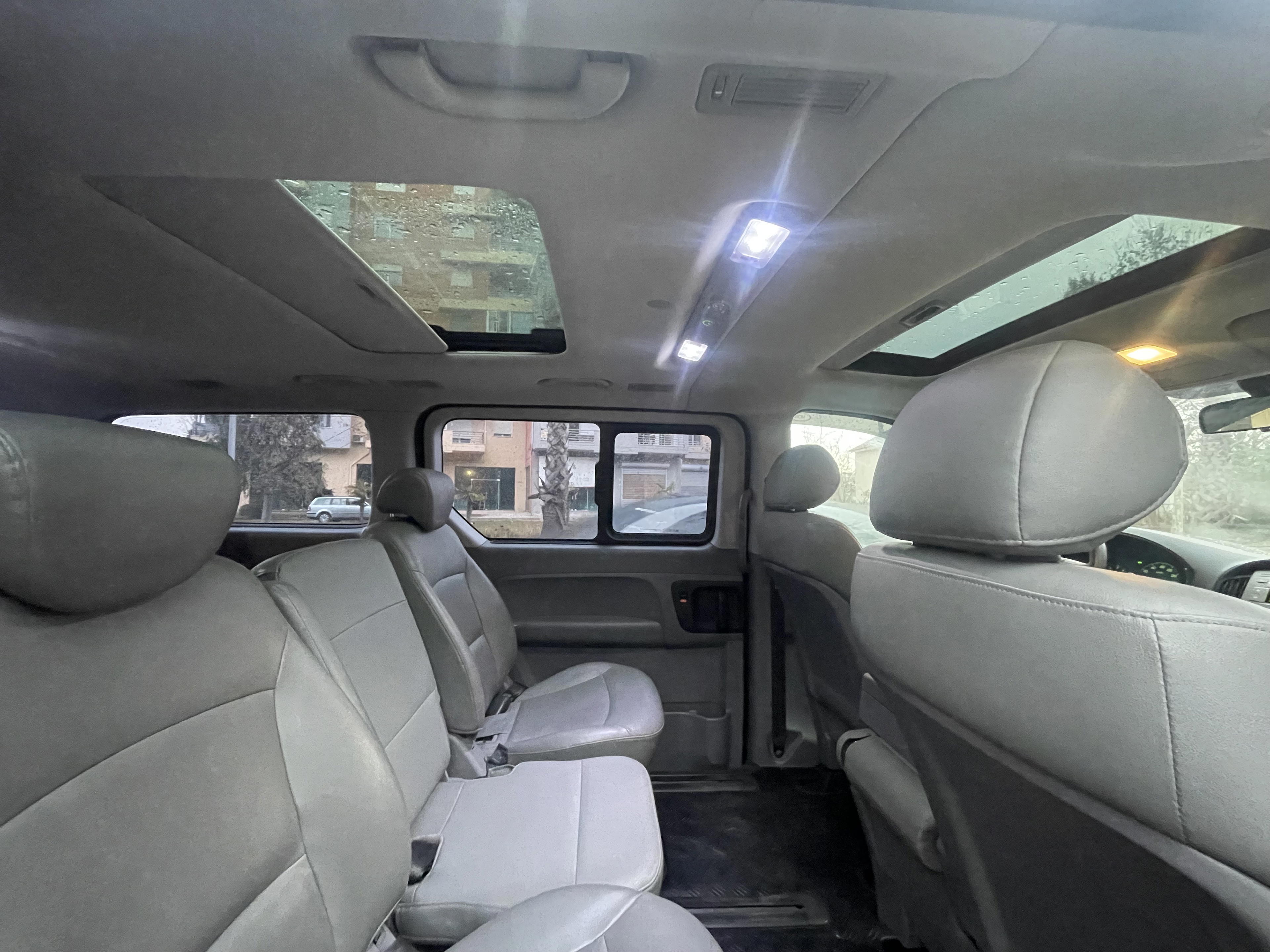 Hyundai Starex - main photo