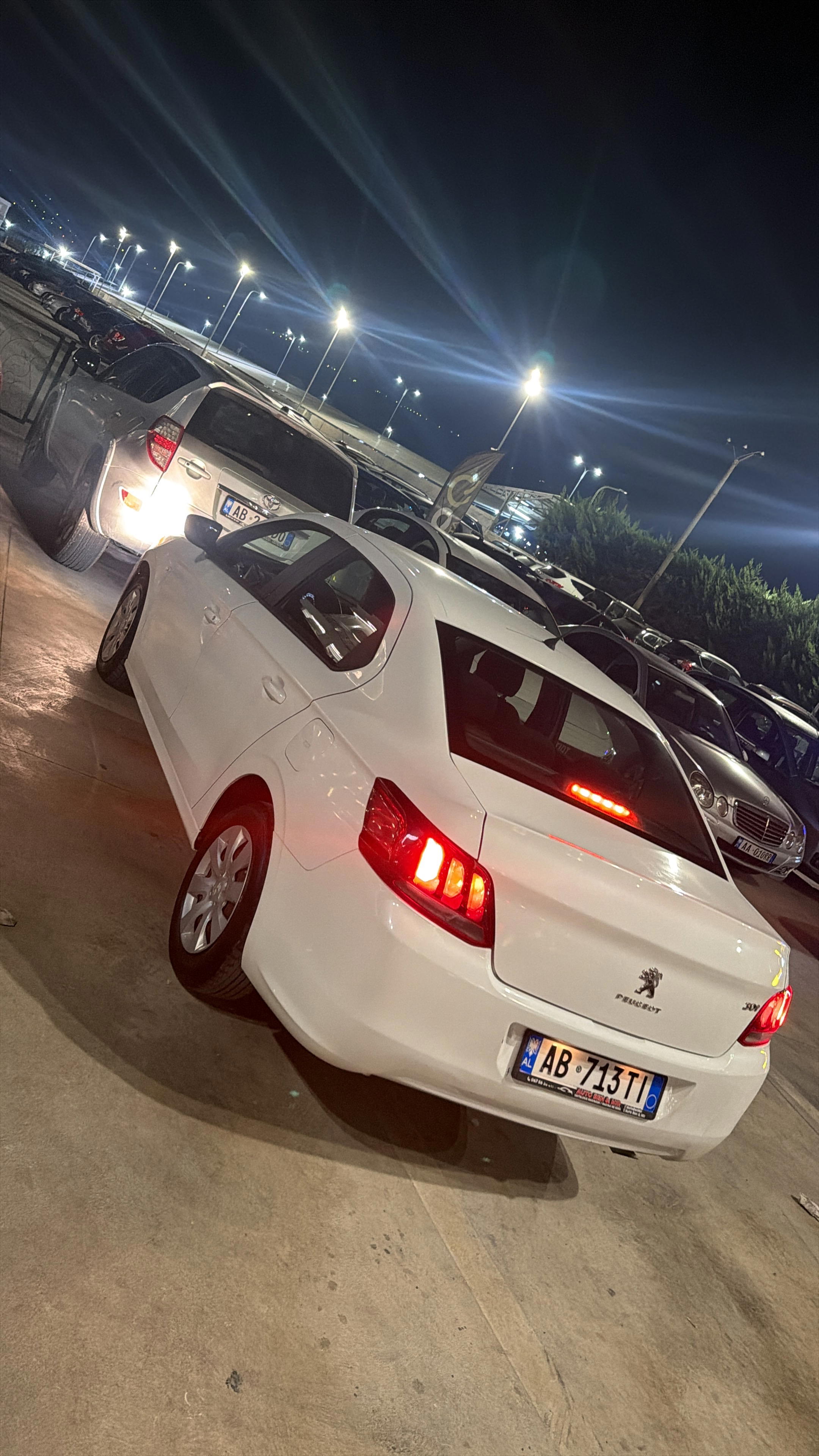 Peugeot 301 - main photo
