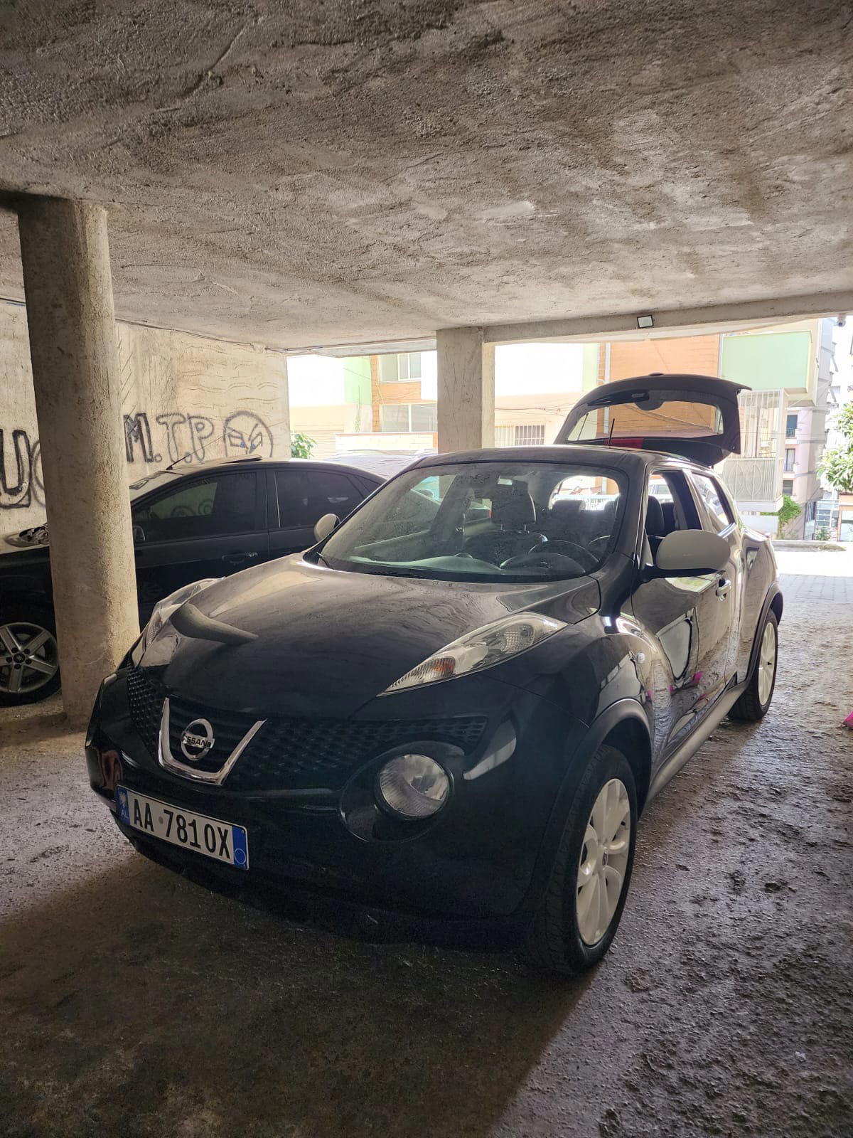 Nissan JUKE - side view