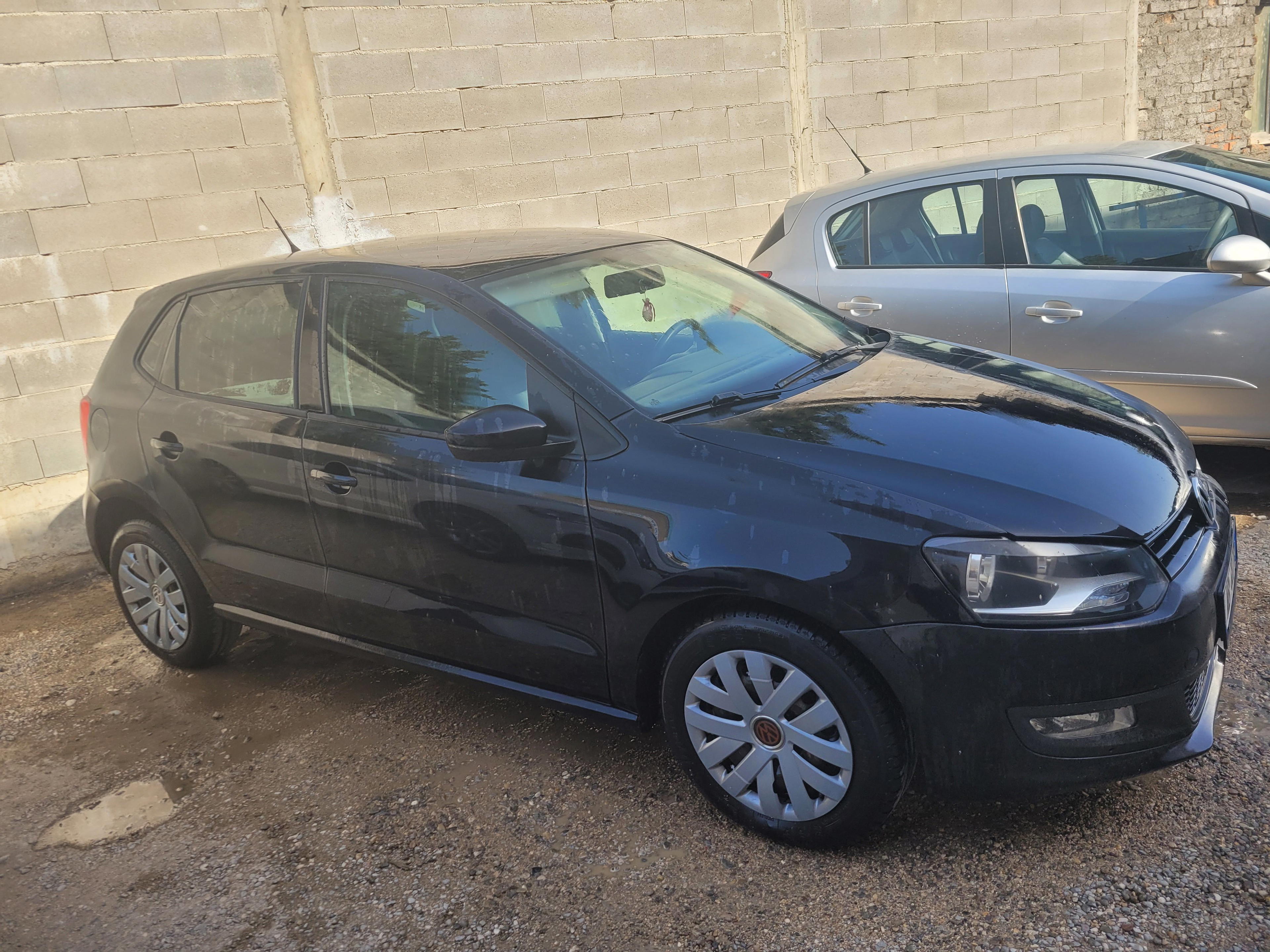 Volkswagen Polo - side view