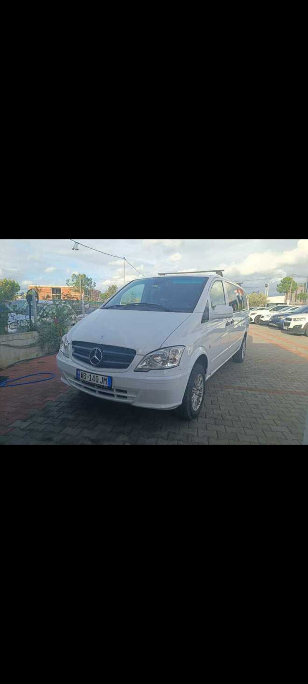 Mercedes-Benz Vito - side view