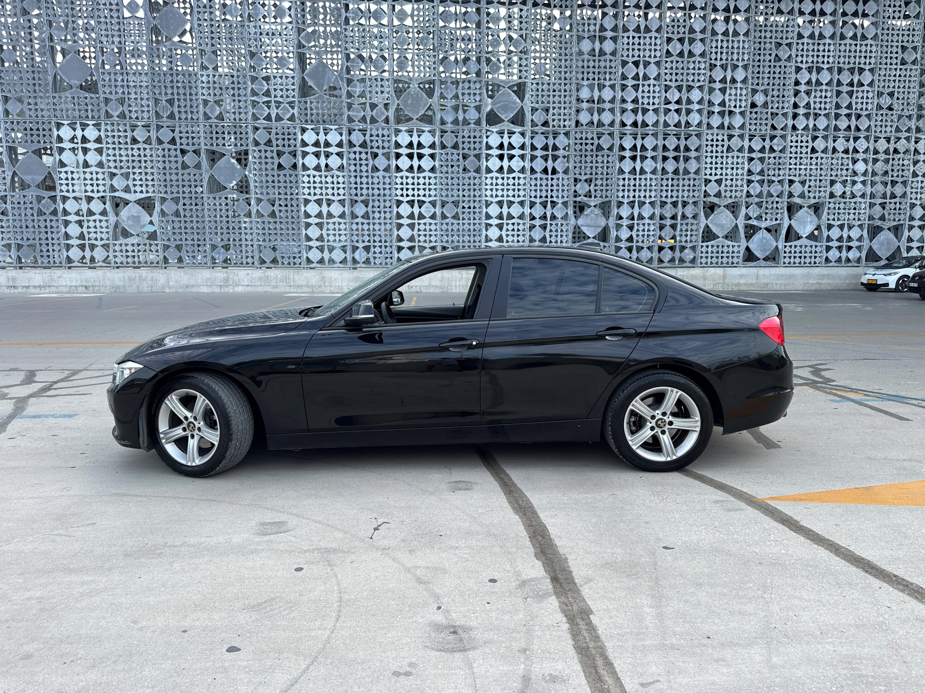 BMW 3 Series - photo 4
