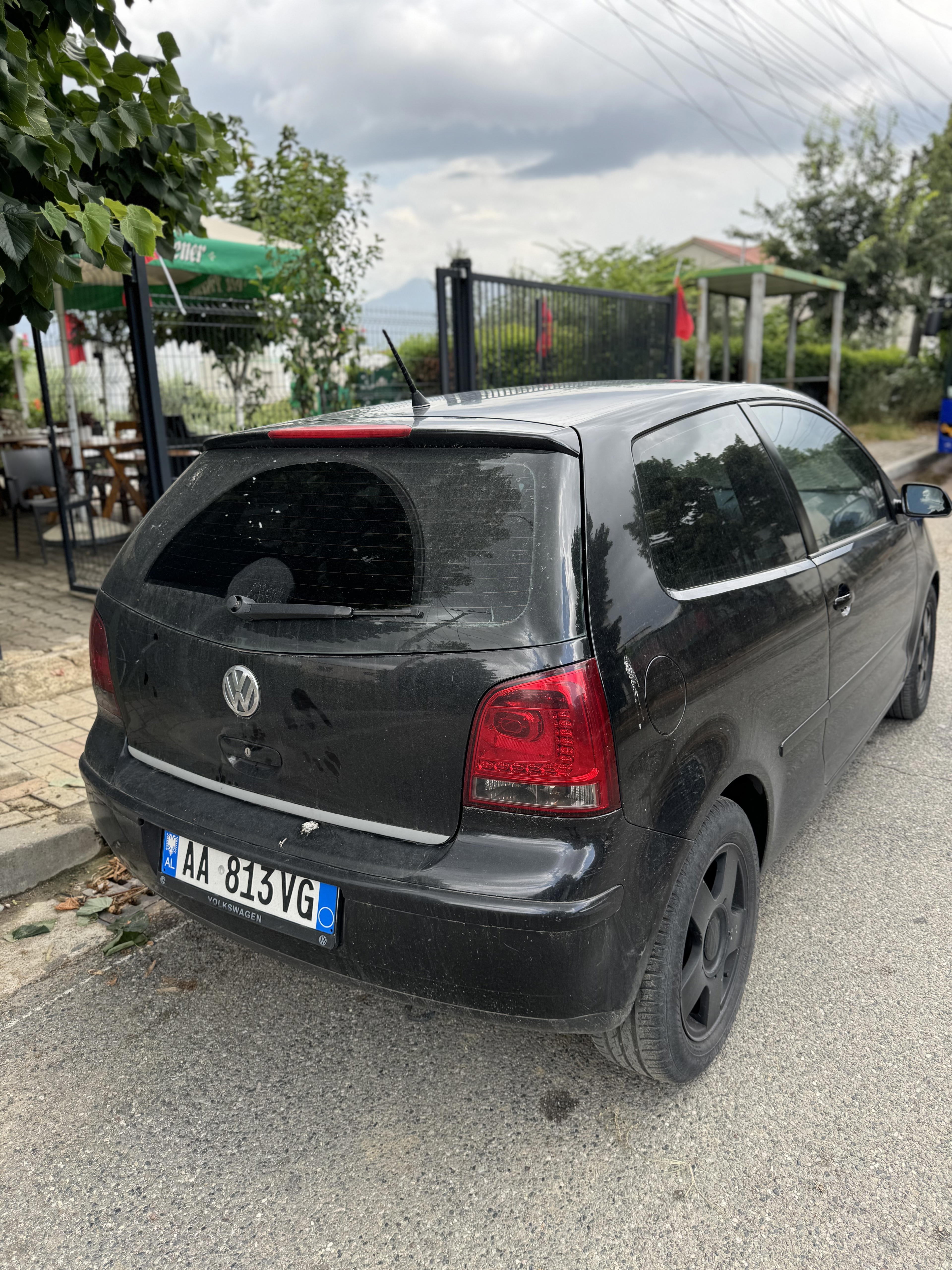Volkswagen Polo - side view
