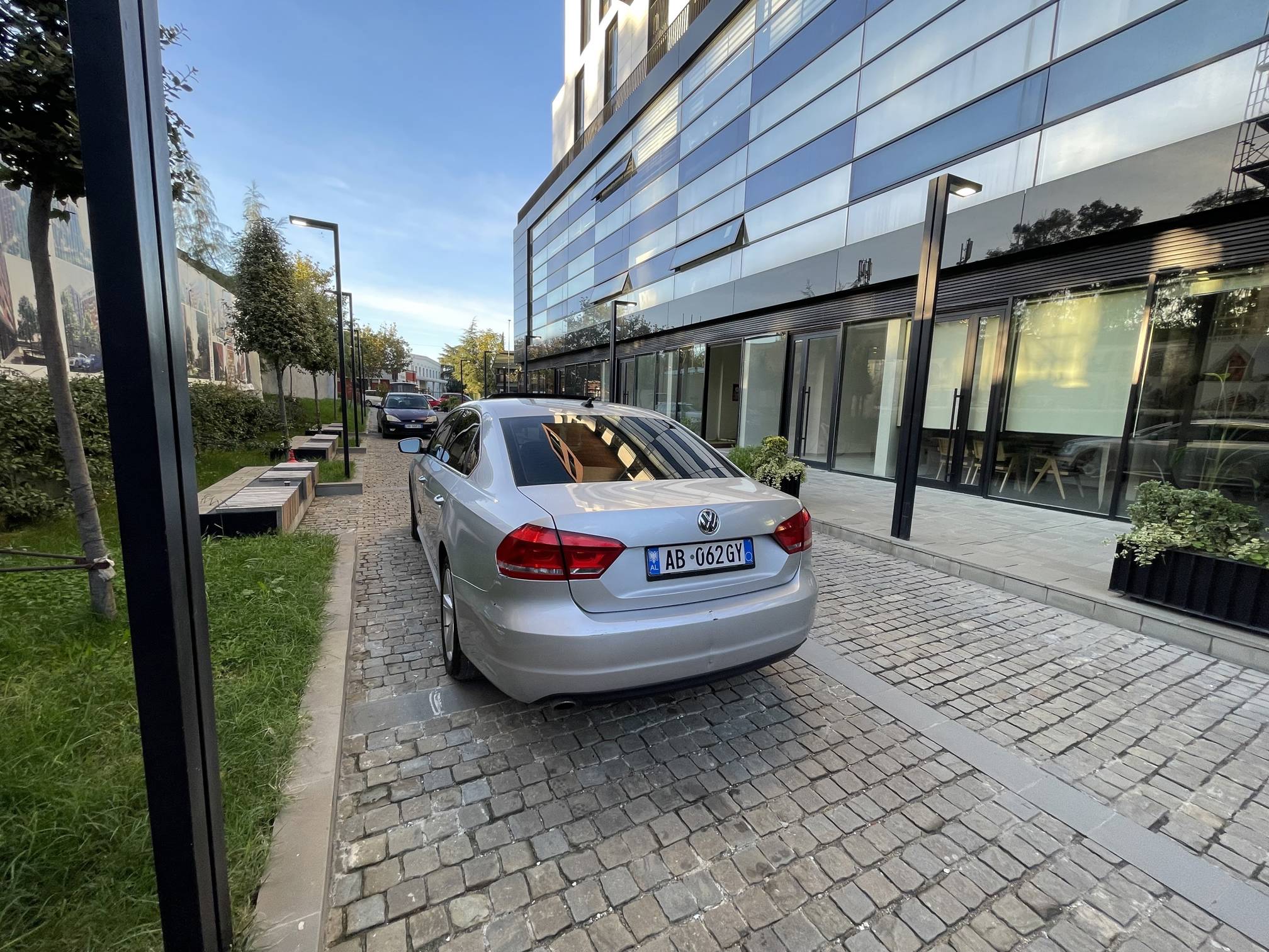 Volkswagen Passat - side view