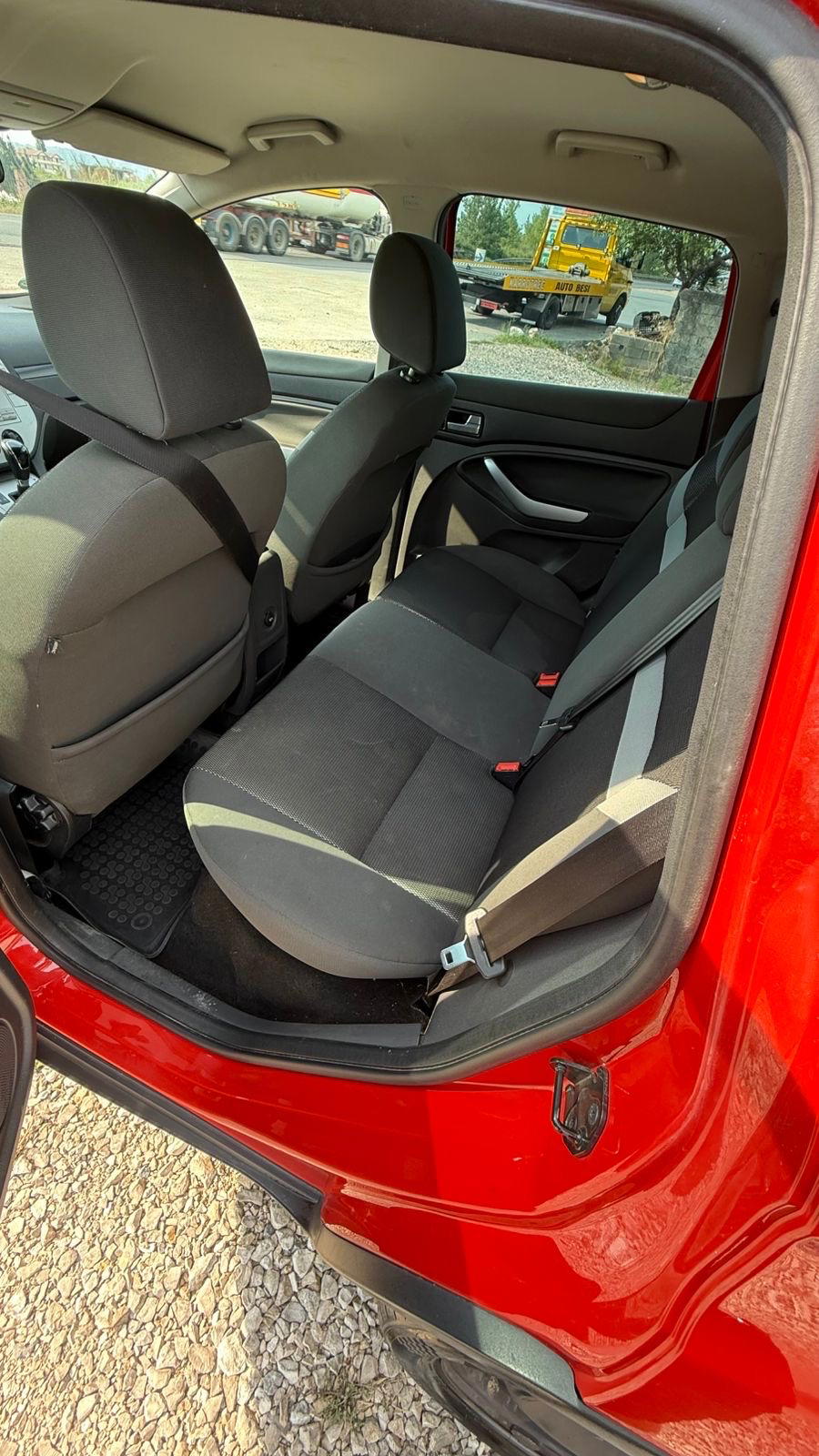 Ford Kuga - photo 3