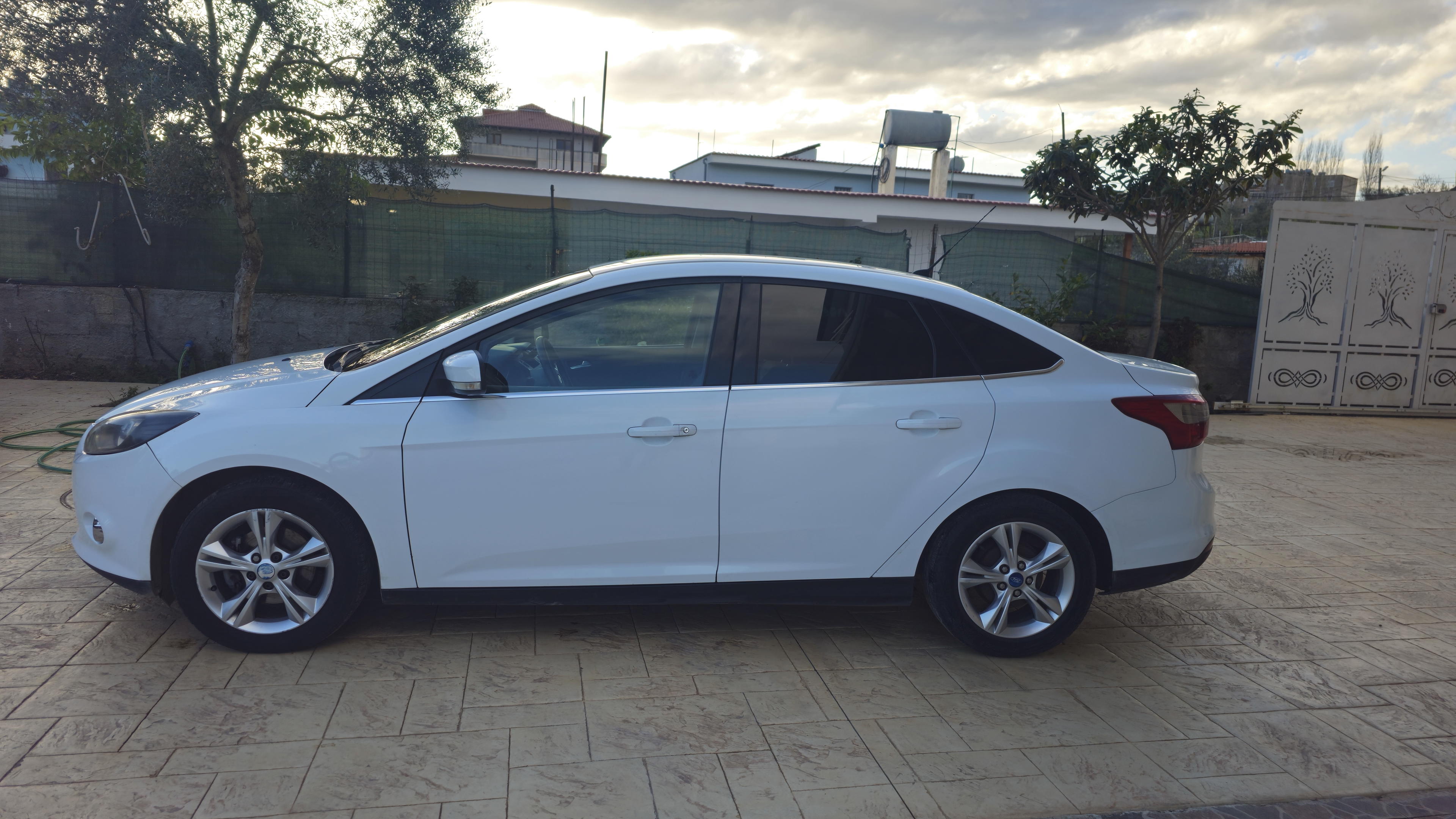 Ford Focus - photo 4