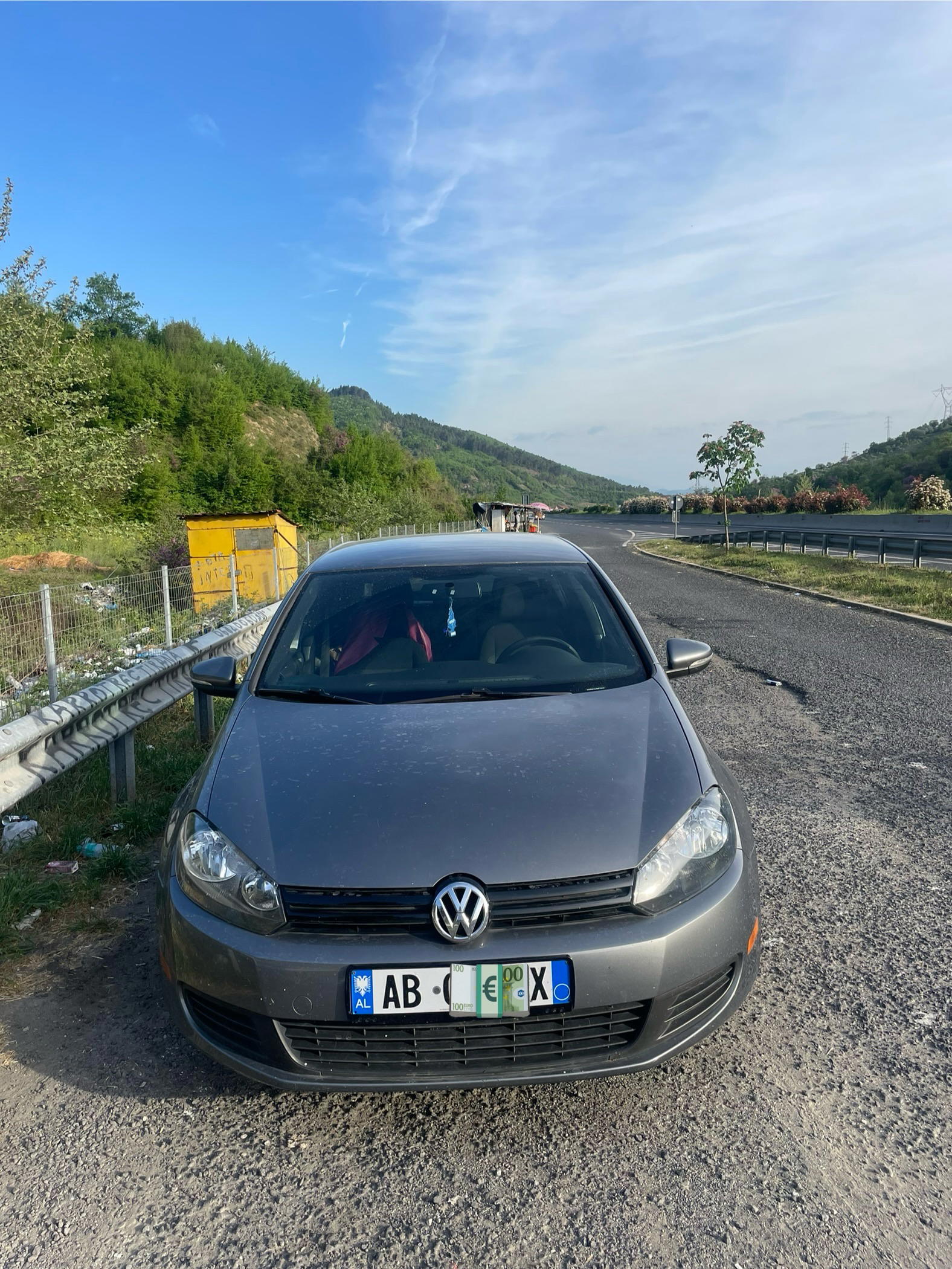 Volkswagen Golf - main photo