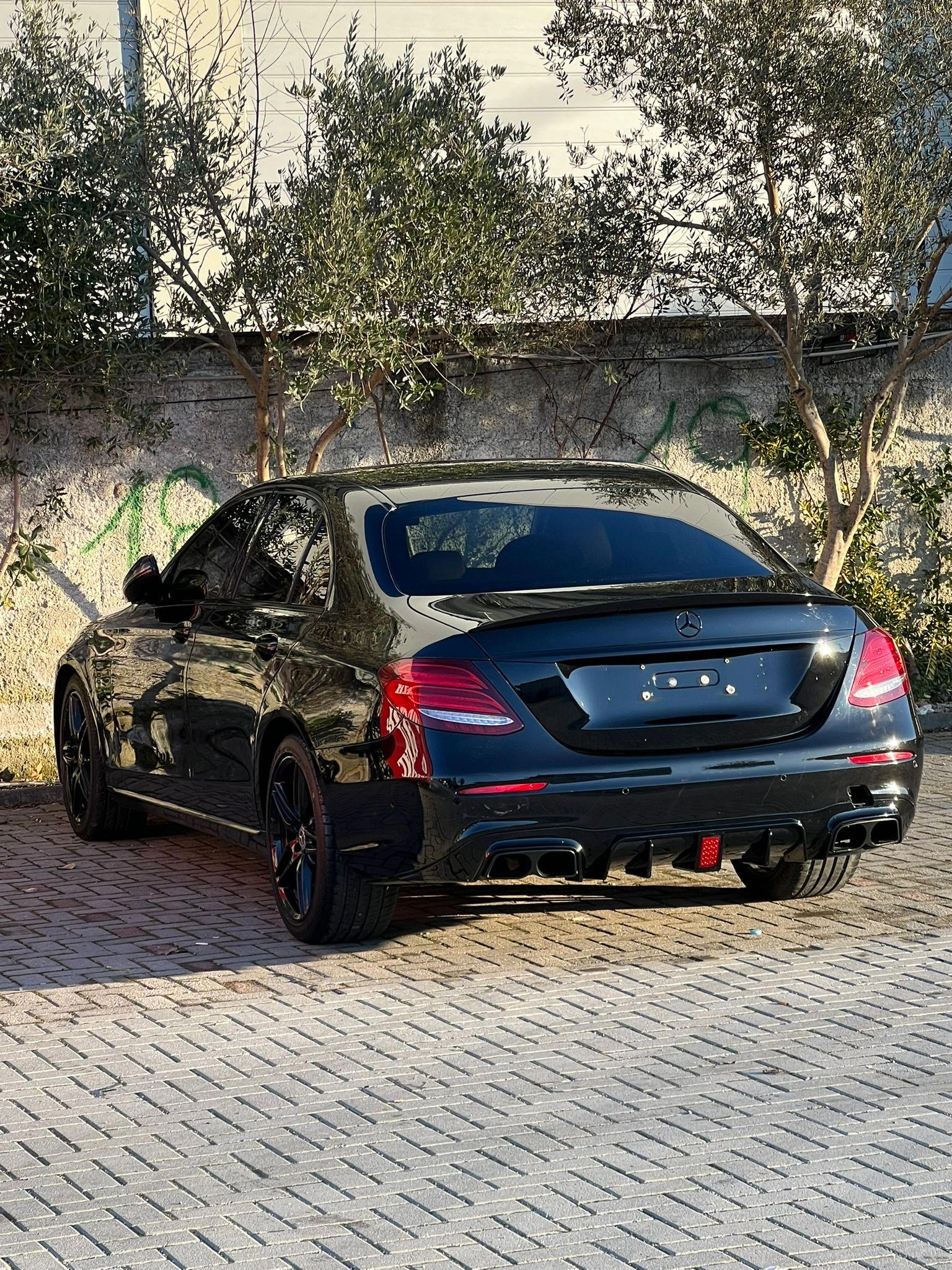 Mercedes-Benz E-Class - main photo