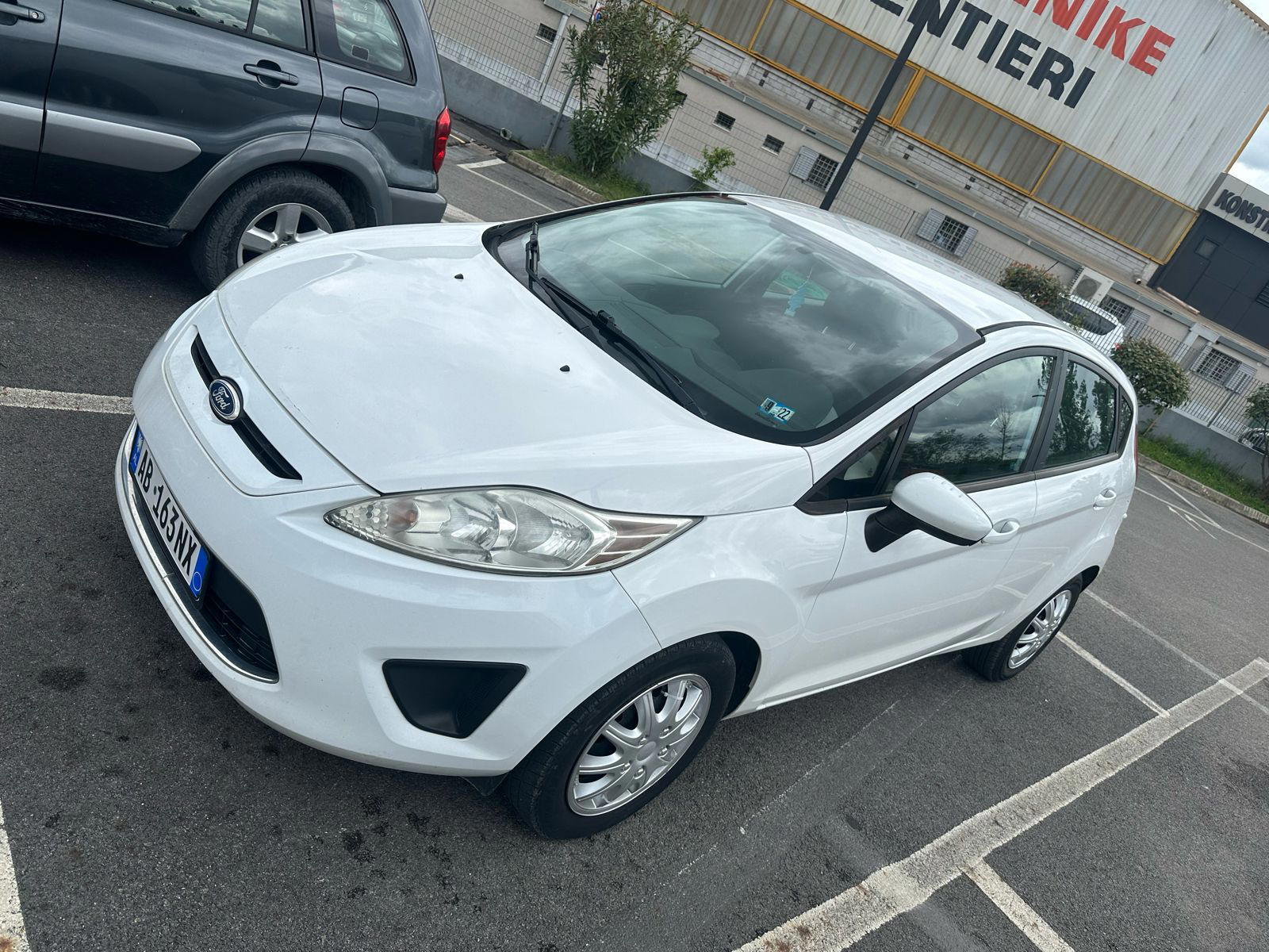 Ford Fiesta - photo 3