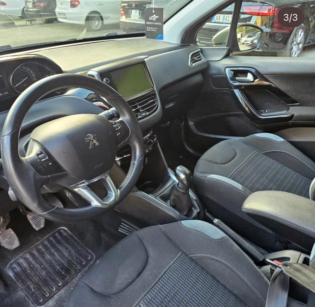 Peugeot 108 - side view