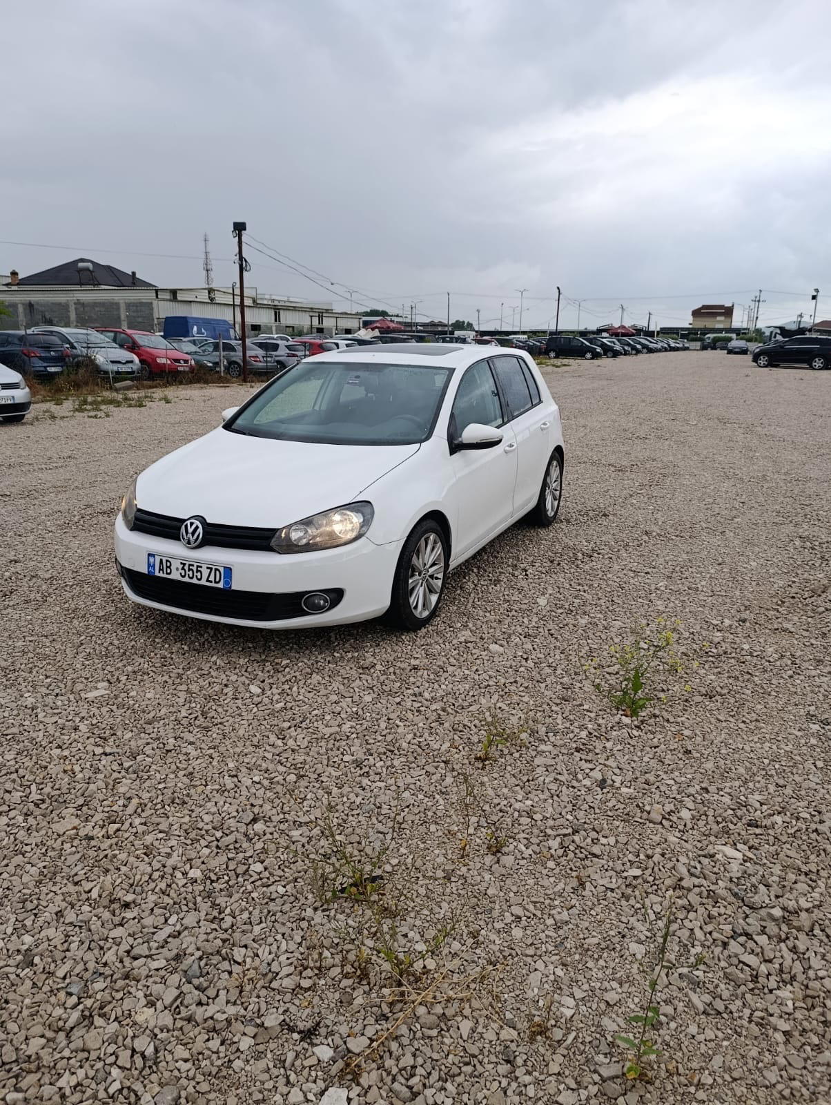 Volkswagen Golf - main photo