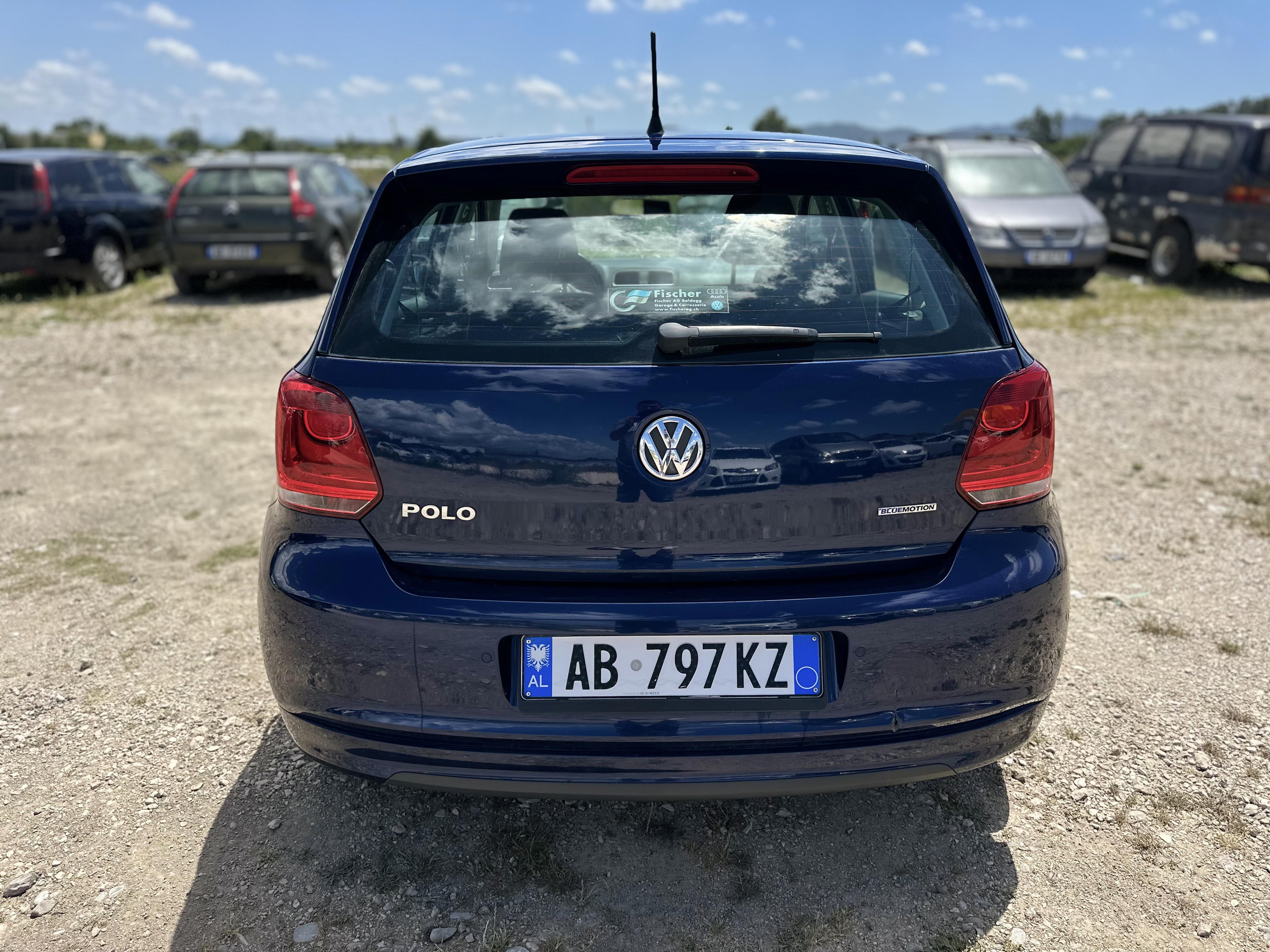 Volkswagen Polo - side view