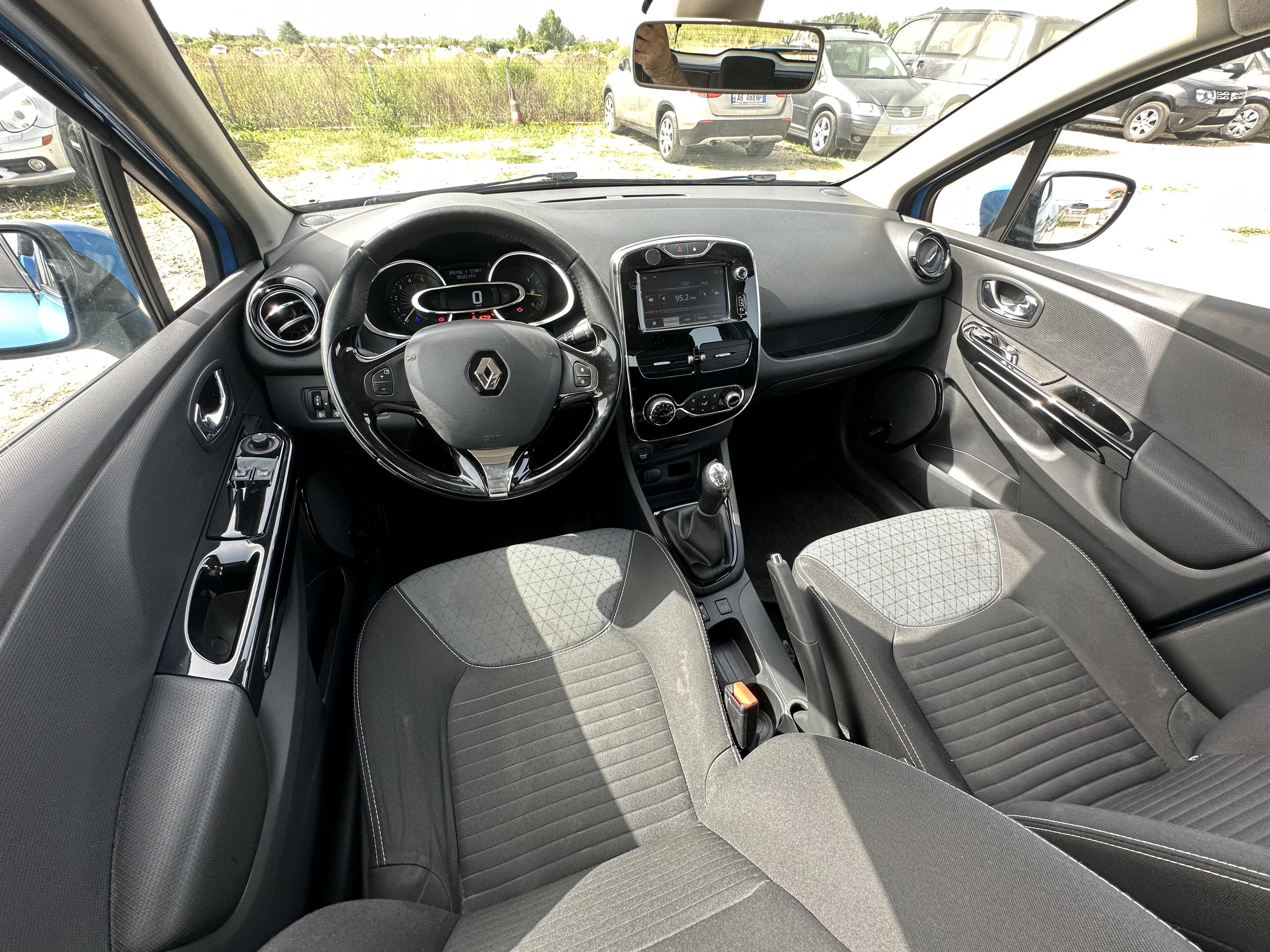 Renault Clio - photo 4