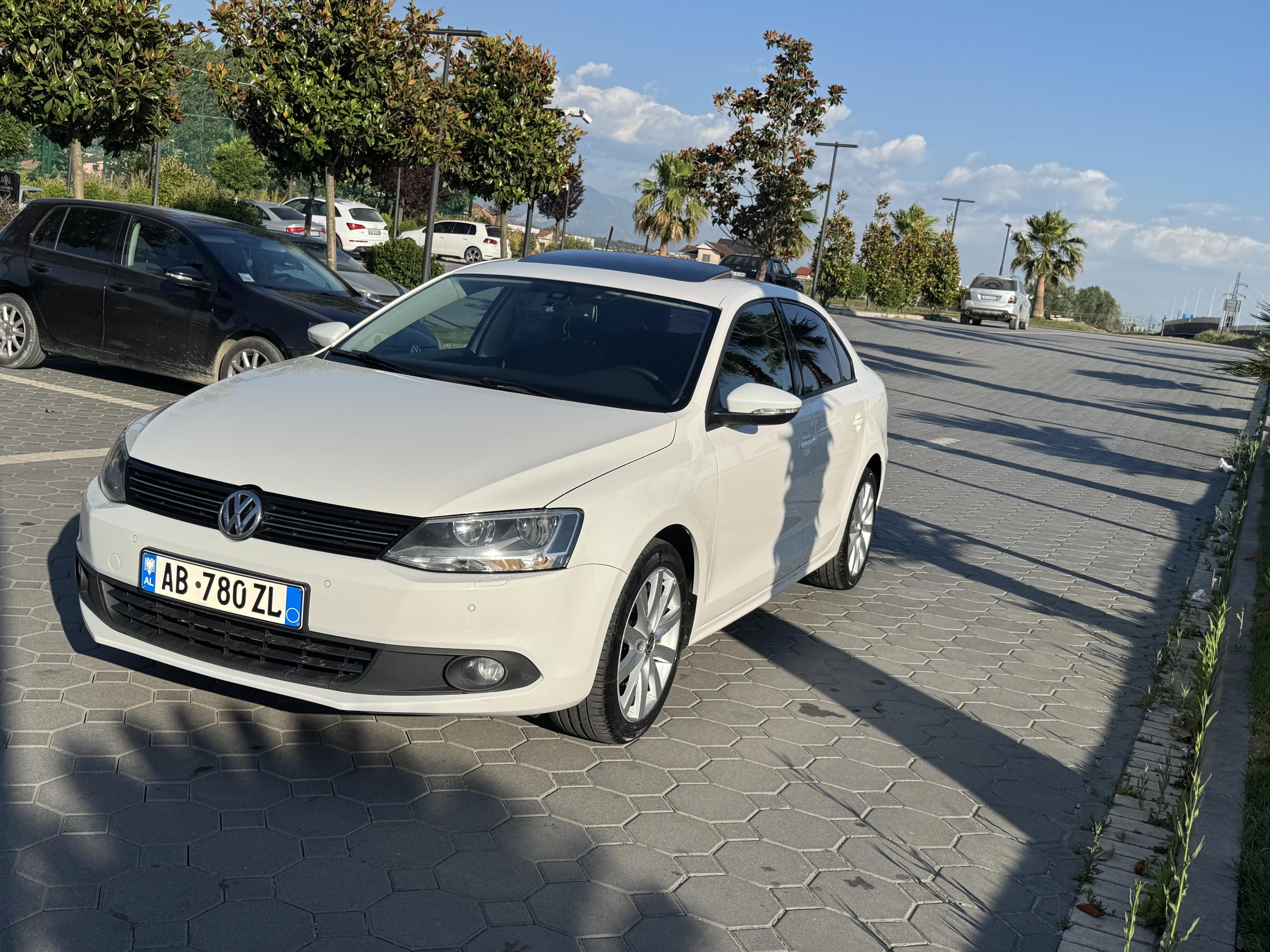 Volkswagen Jetta - photo 4
