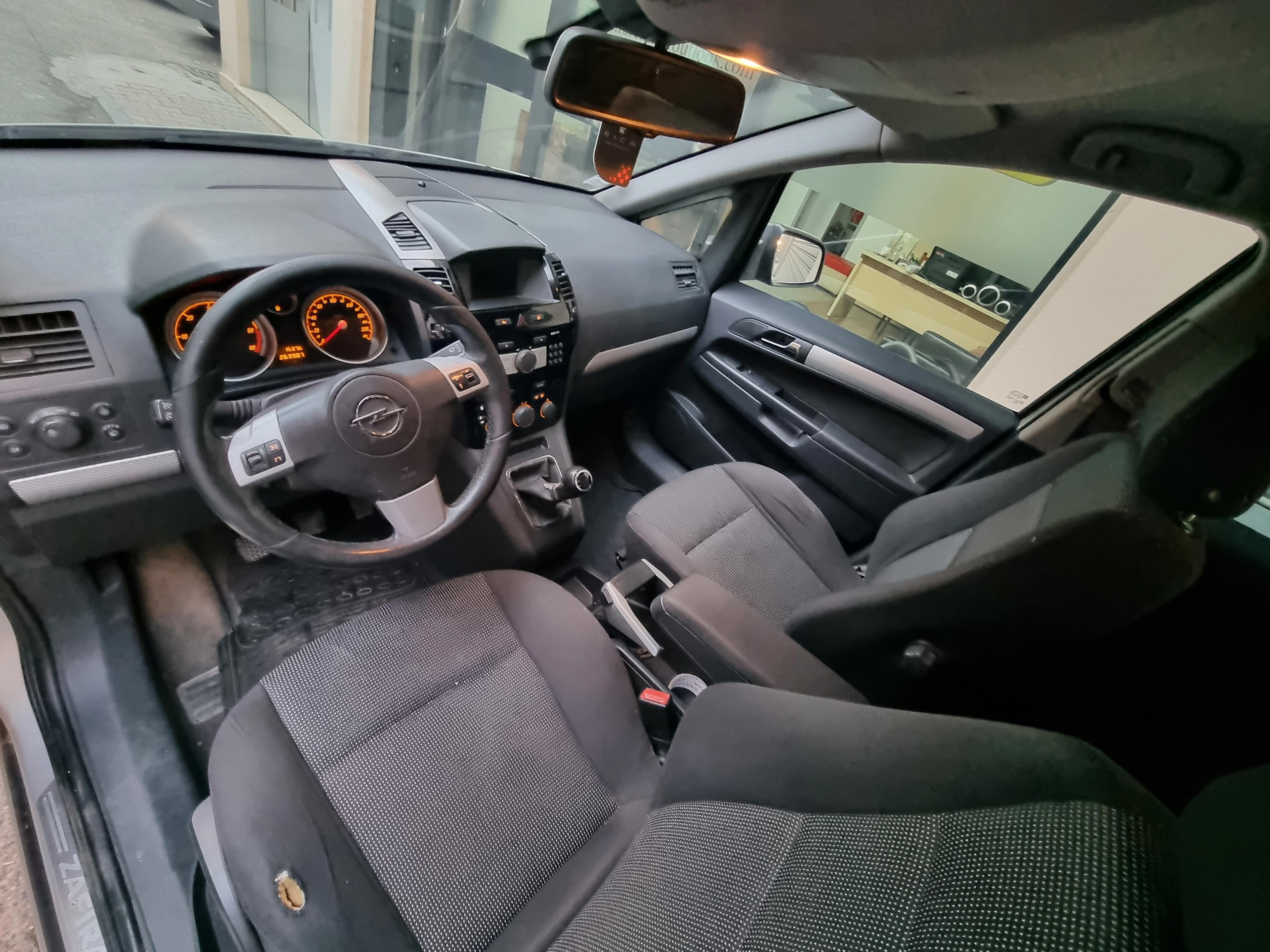 Opel Zafira - photo 3