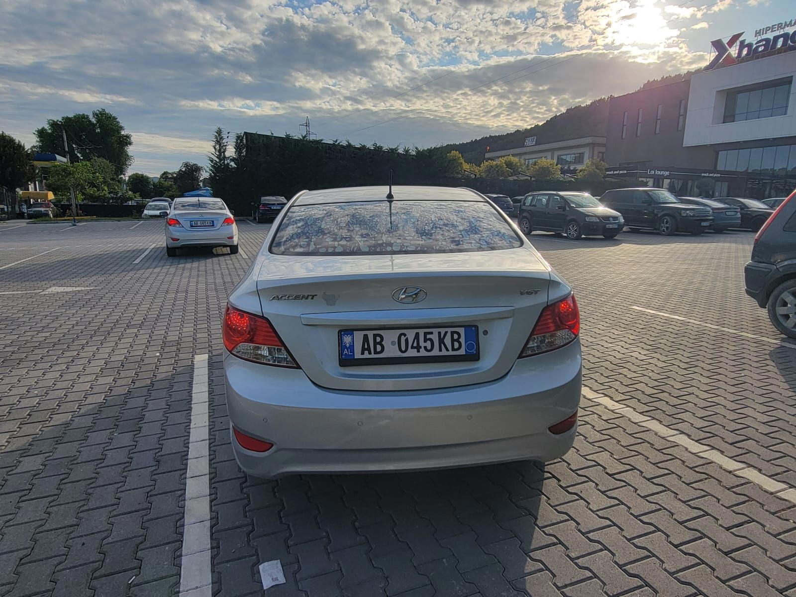 Hyundai Accent - photo 3