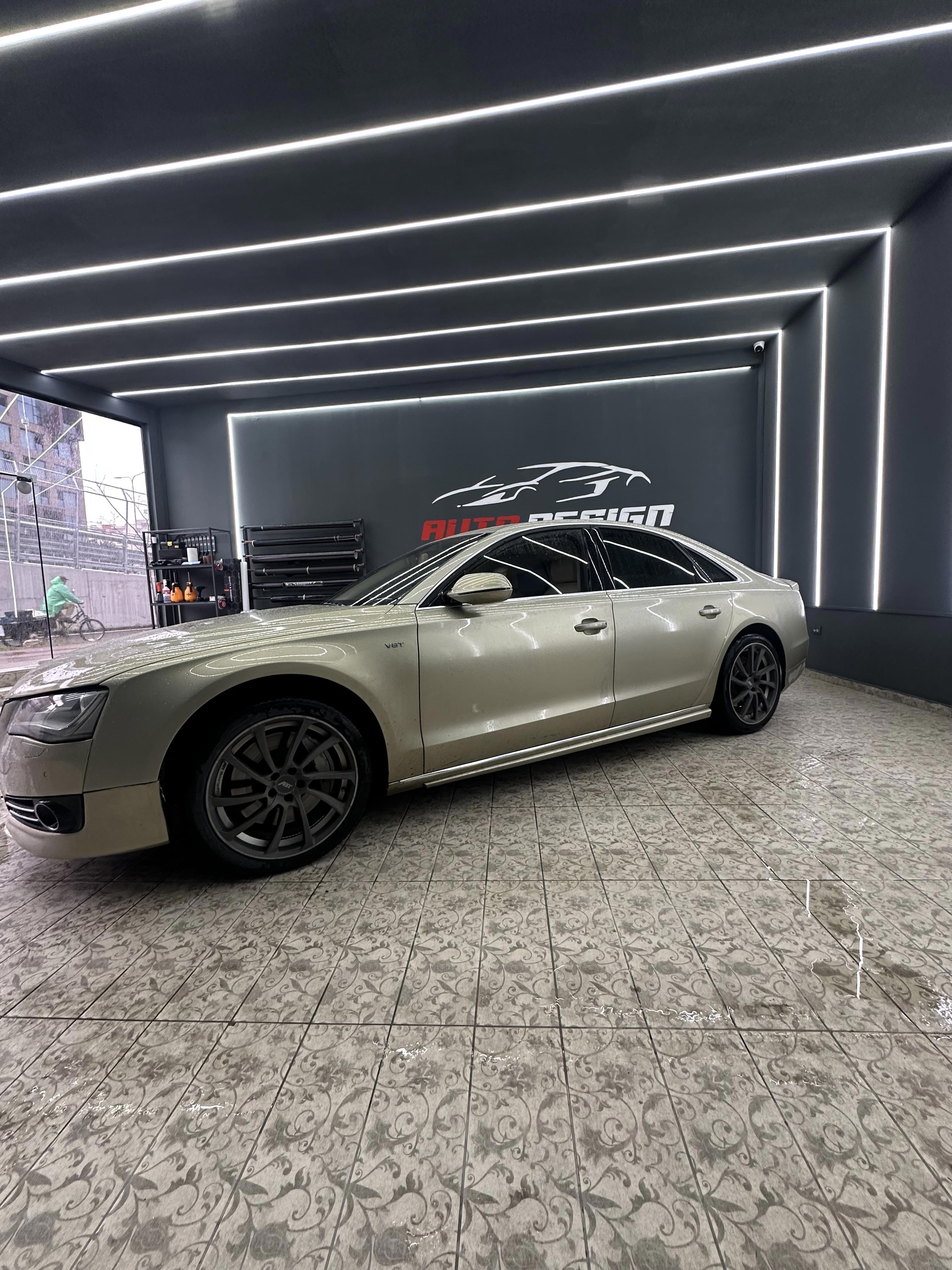 Audi A8 - photo 4