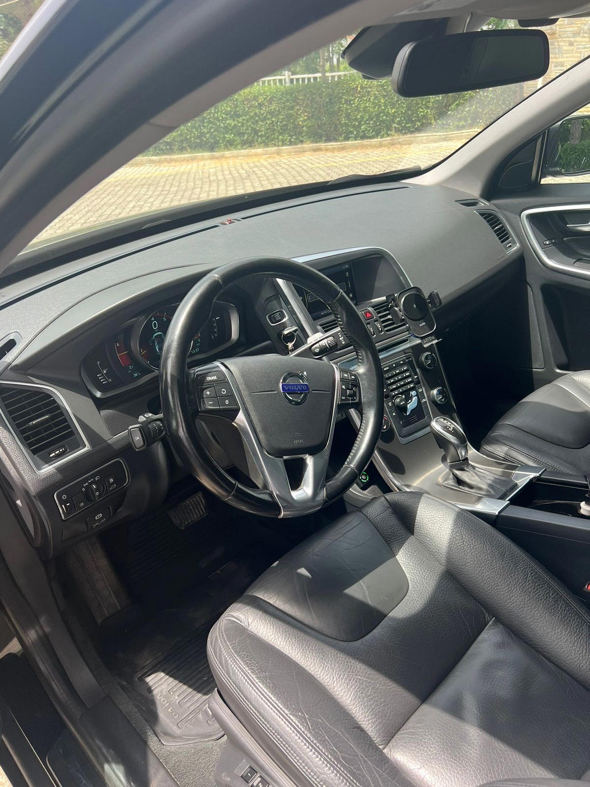 Volvo XC60 - photo 4