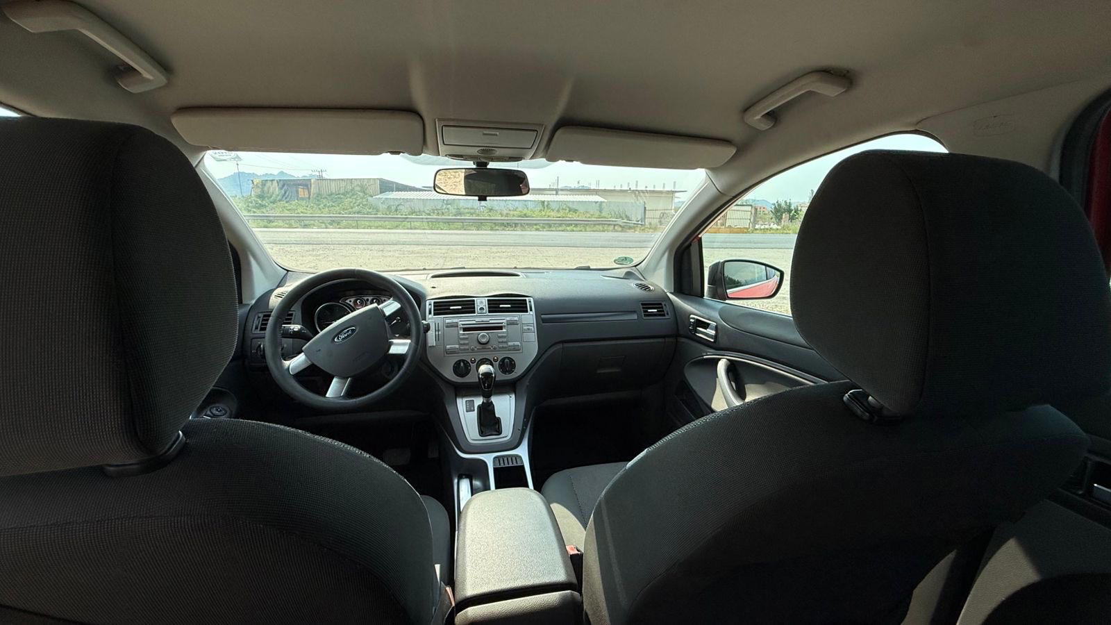 Ford Kuga - side view