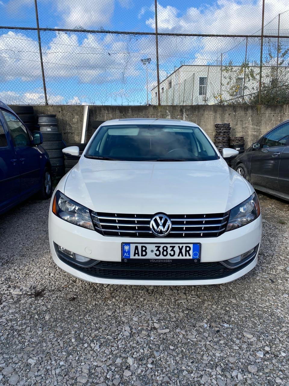 Volkswagen Passat - main photo
