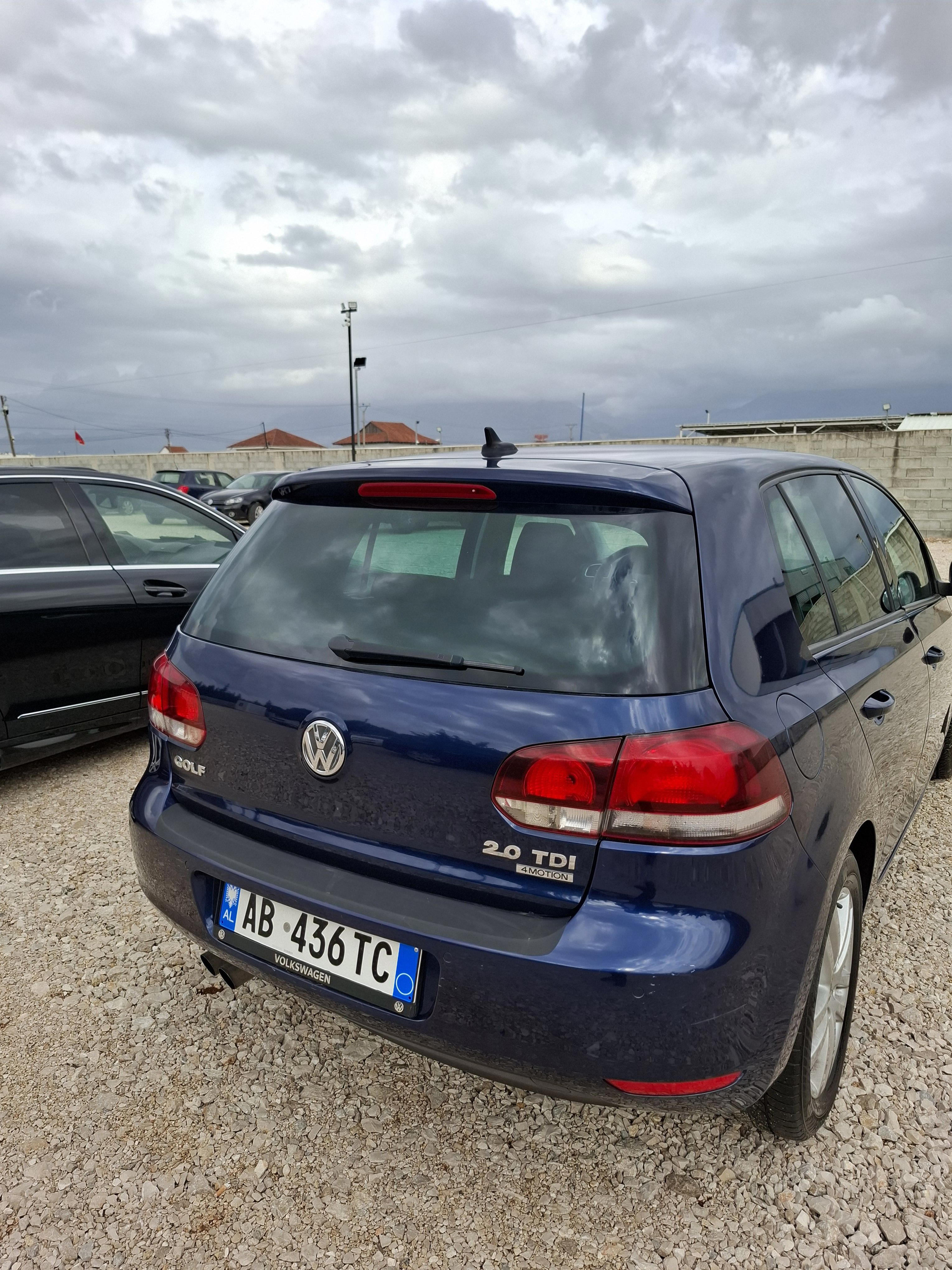 Volkswagen Golf - main photo