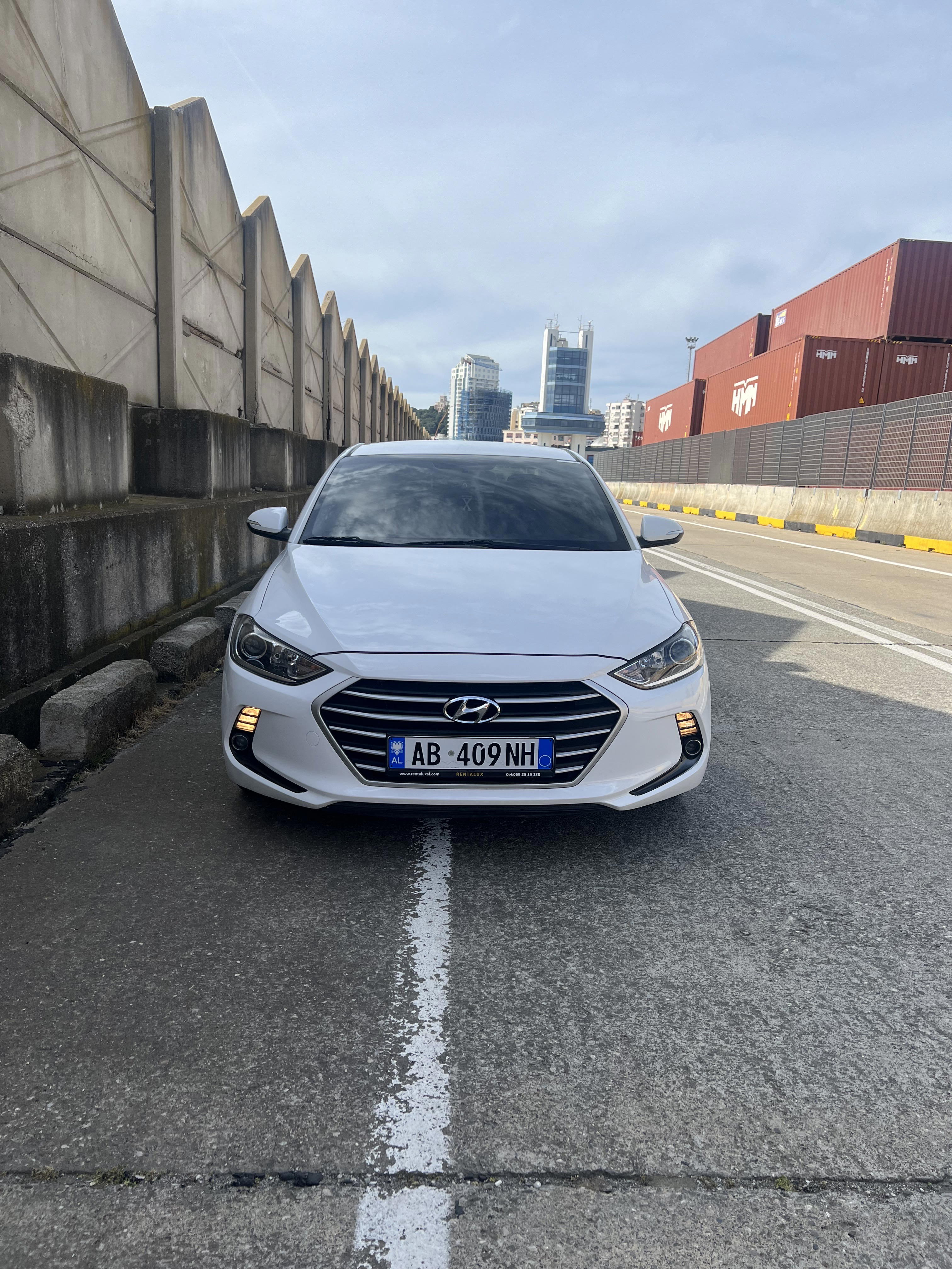 Hyundai Avante - side view