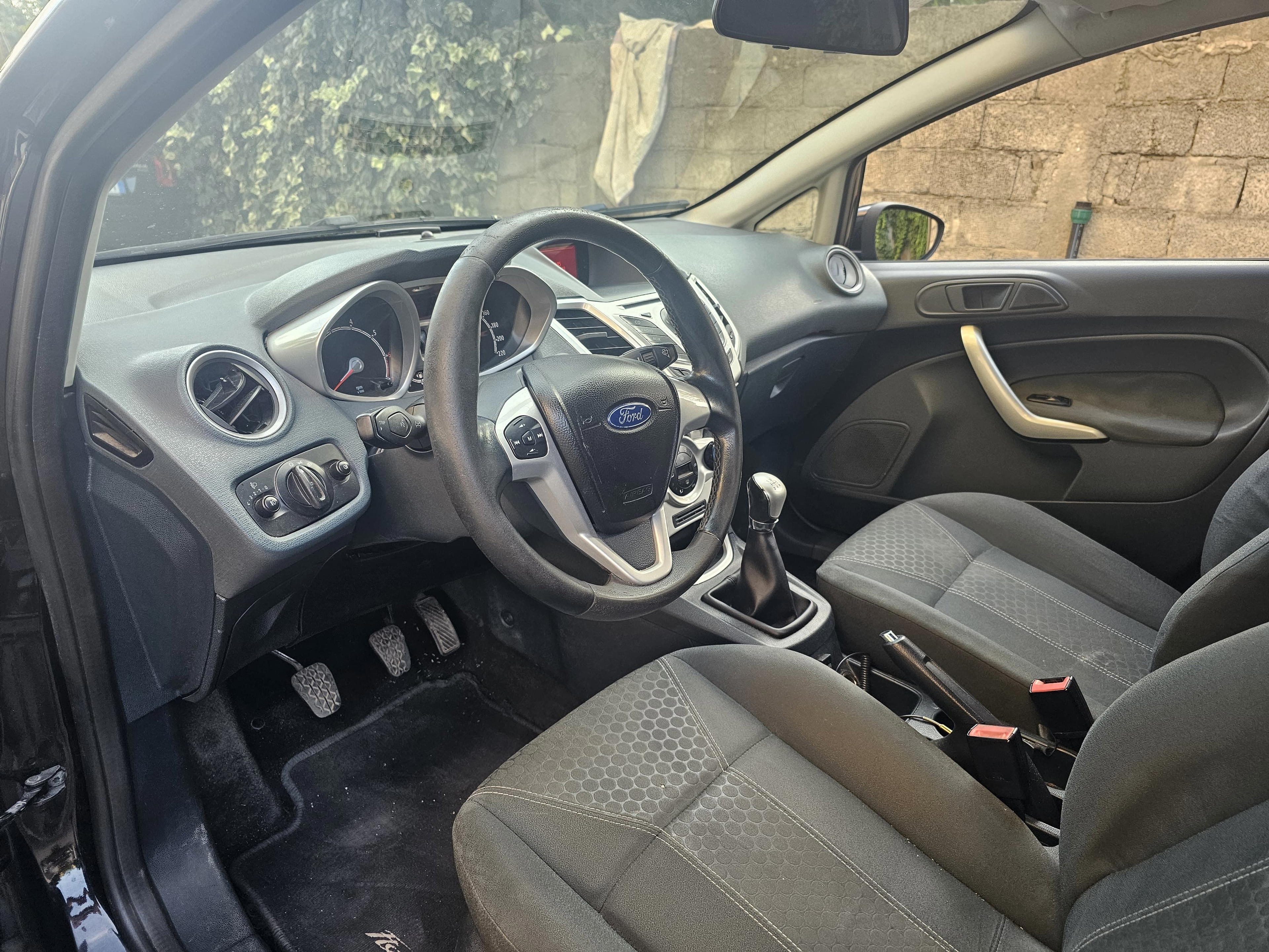 Ford Fiesta - photo 3