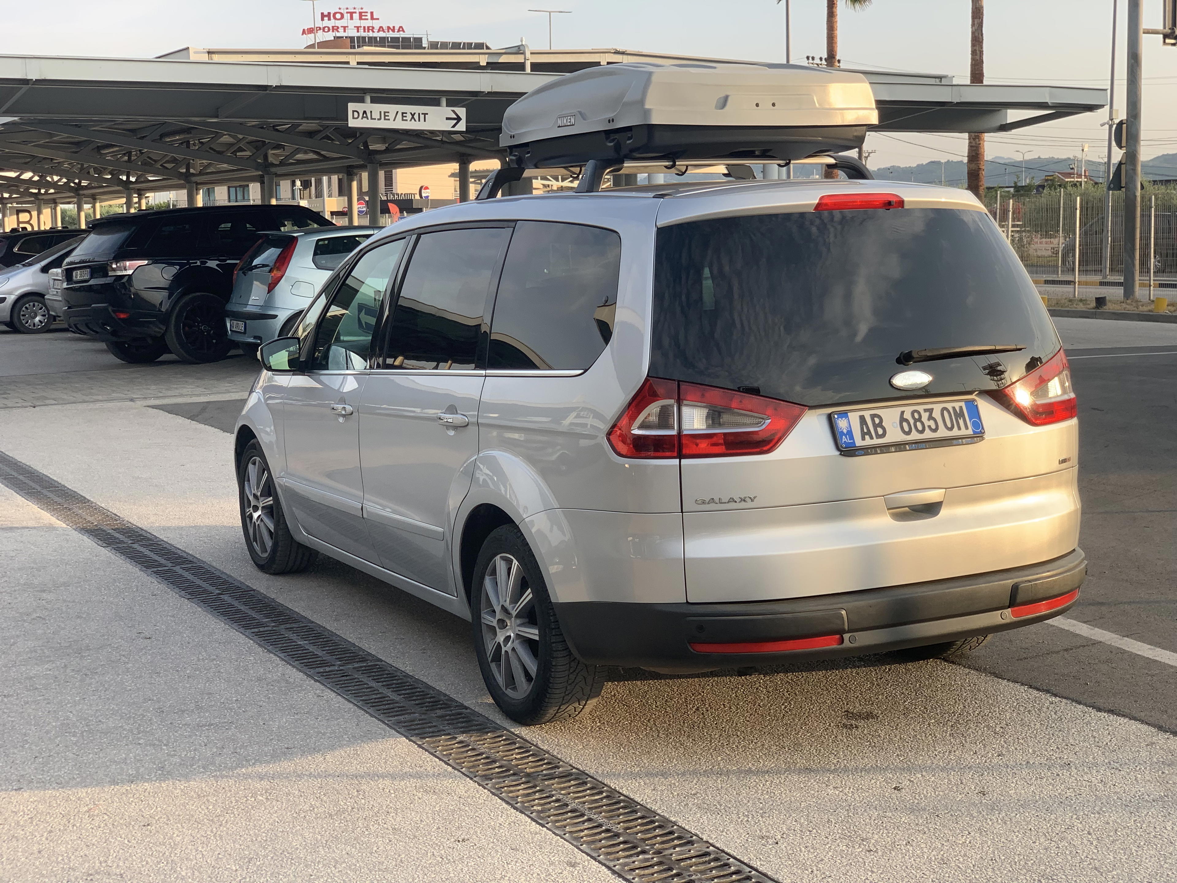 Ford C-MAX Hybrid - photo 4