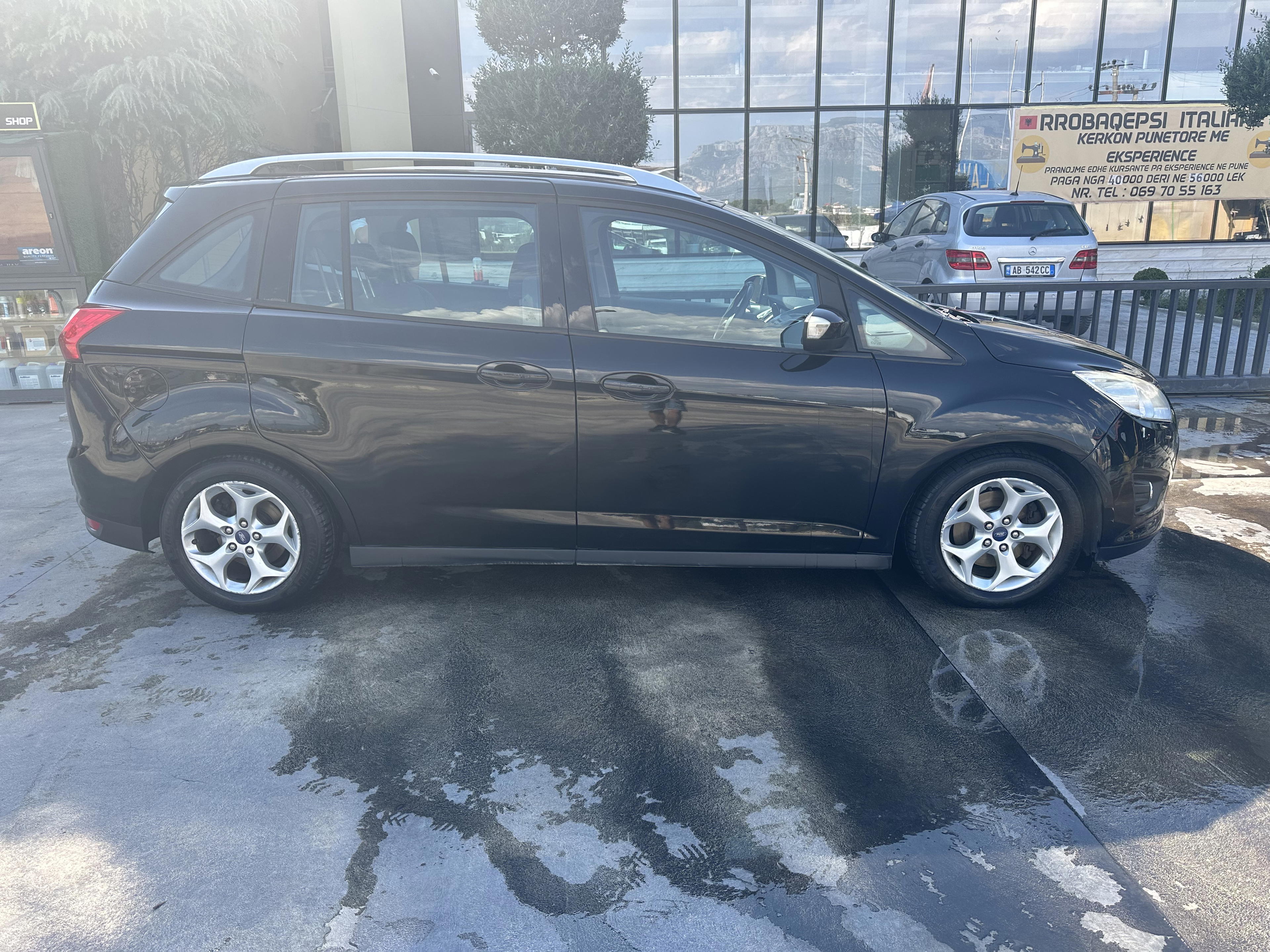 Ford C-MAX Energi - photo 4