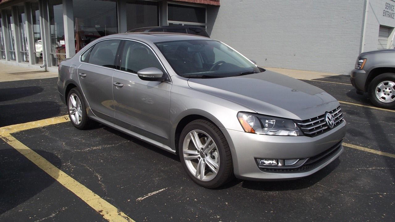 Volkswagen Passat - side view
