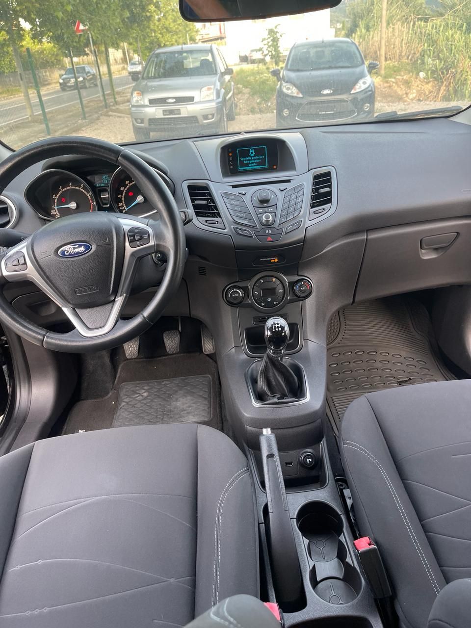 Ford Fiesta - photo 4