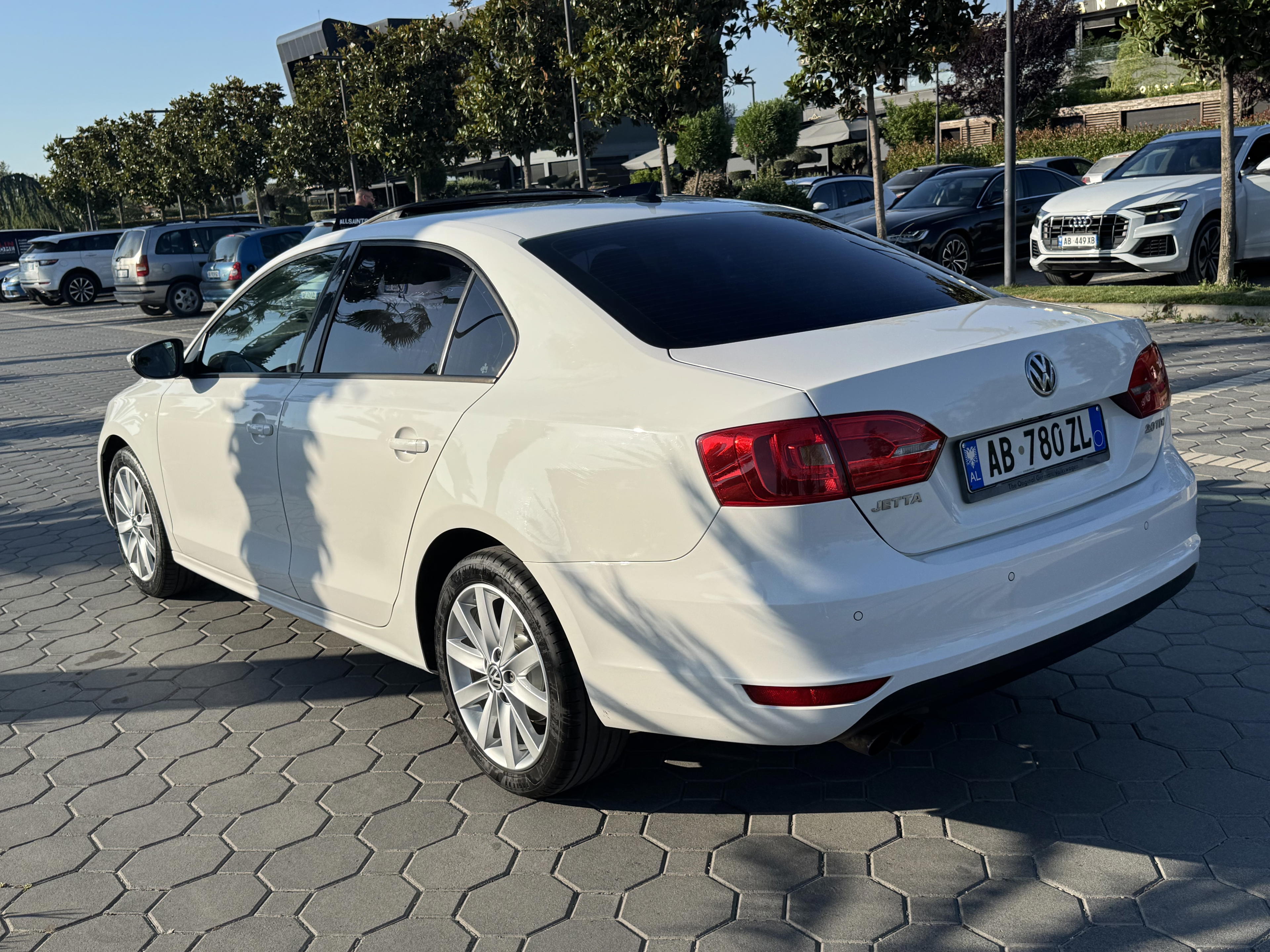 Volkswagen Jetta - photo 4