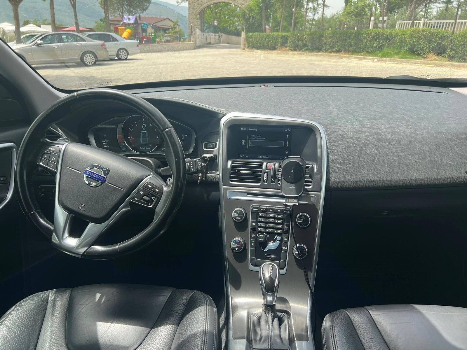 Volvo XC60 - photo 4