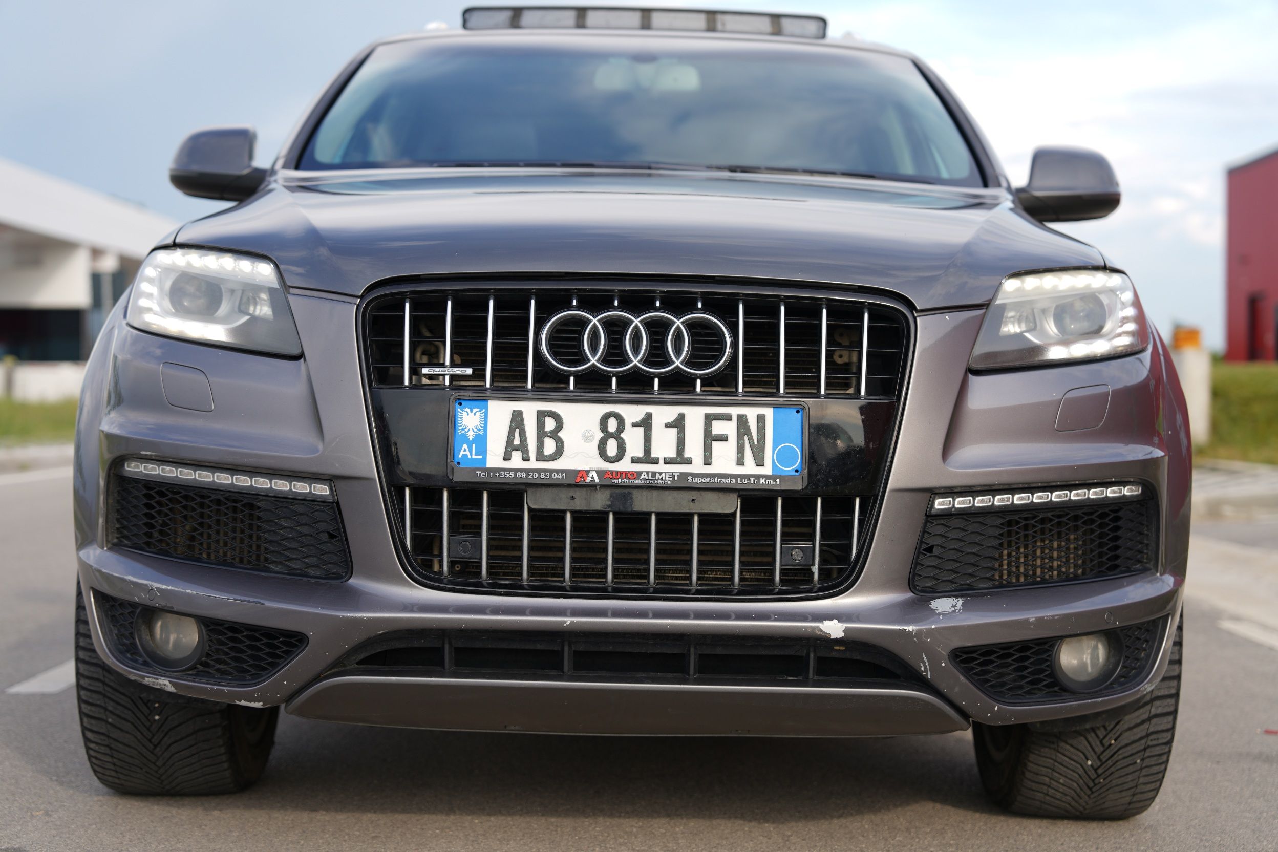 Audi Q7 - main photo
